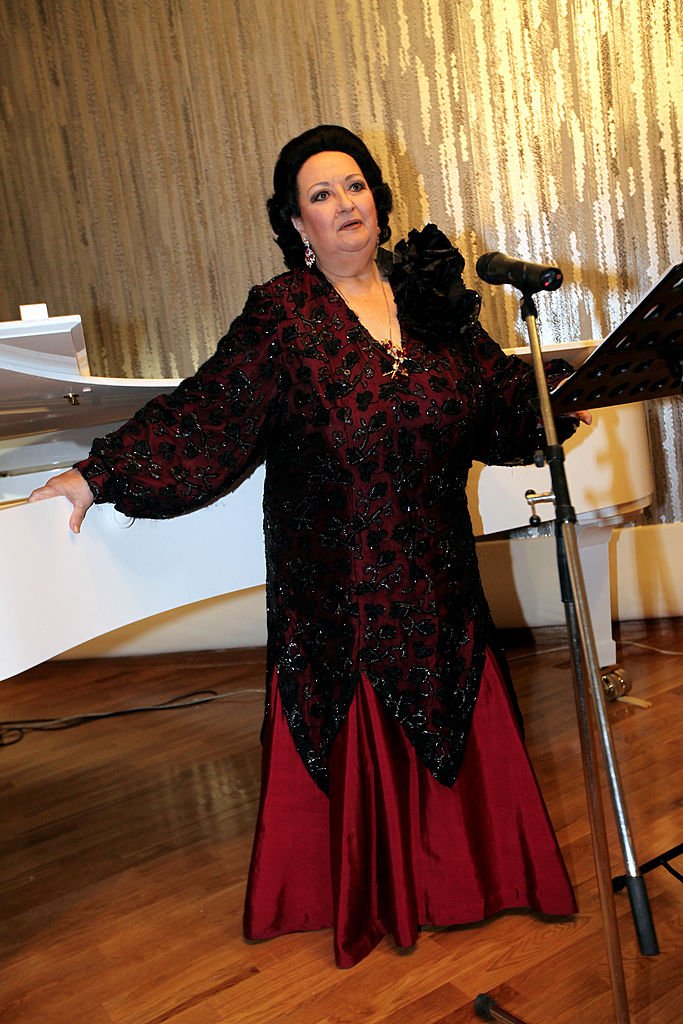Montserrat Caballé en una recepción de cóctel del diseñador Guli el 16 de octubre de 2009, en Tashkent, Uzbekistán. | Imagen: Getty Images