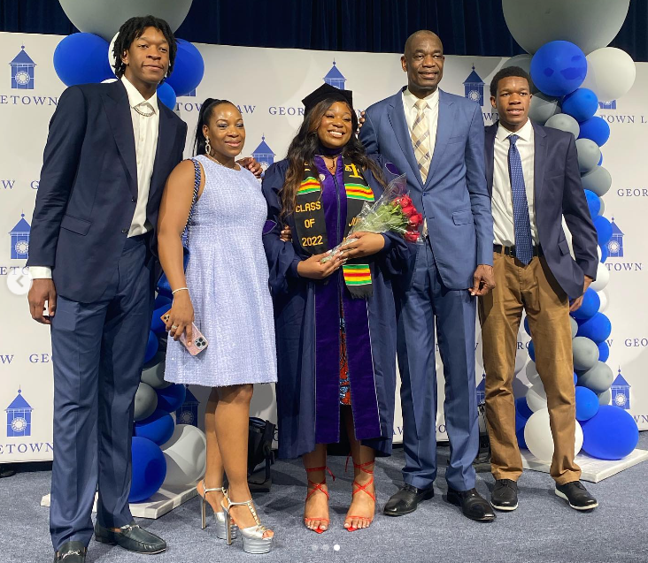 Dikembe and Rose Mutombo and their children, Ryan, Carrie, and Jean Jacques, posted on June 16, 2022 | Source: Instagram/dofficialmutombo