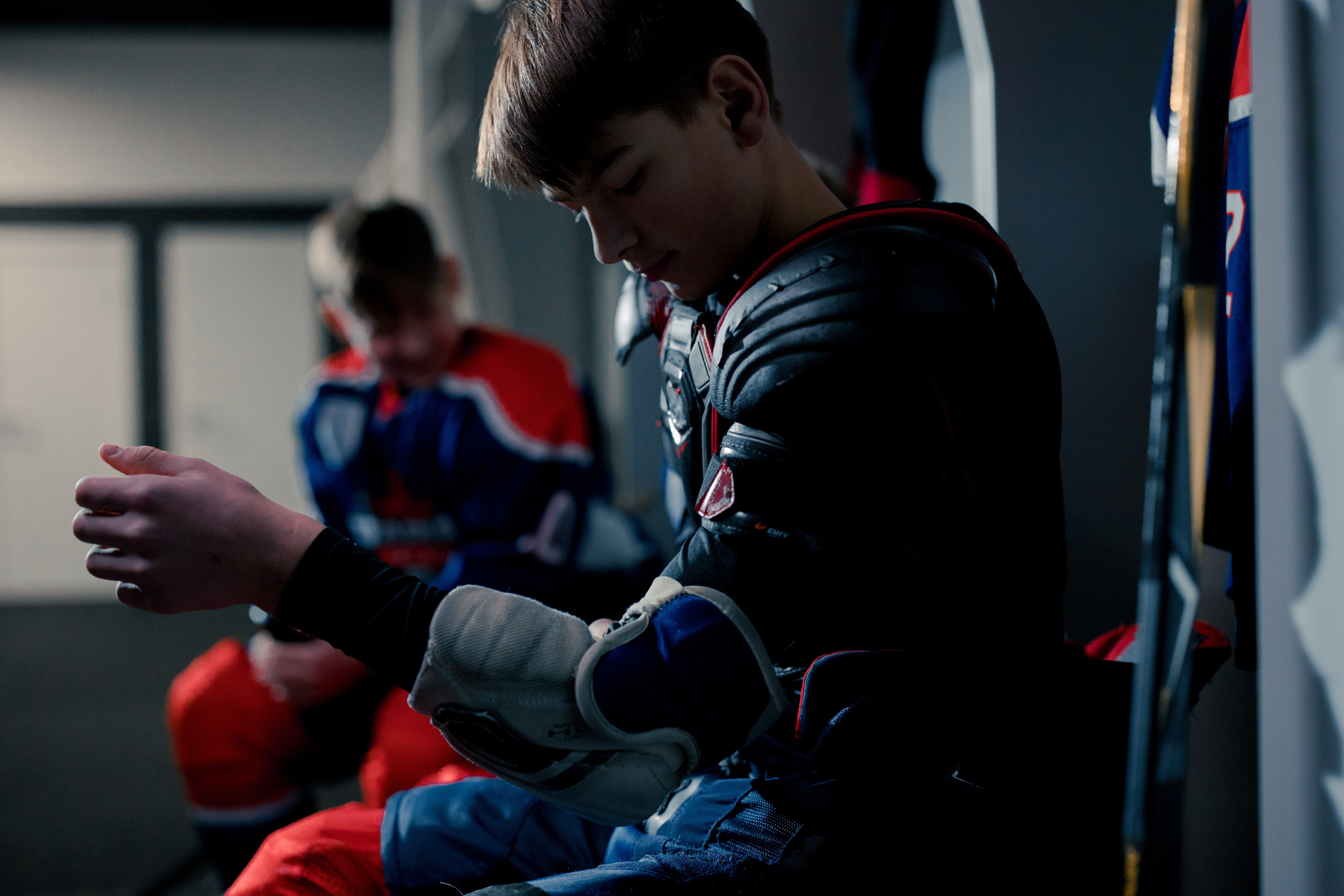 When Jake got old enough, he joined his school's hockey team. | Source: Pexels