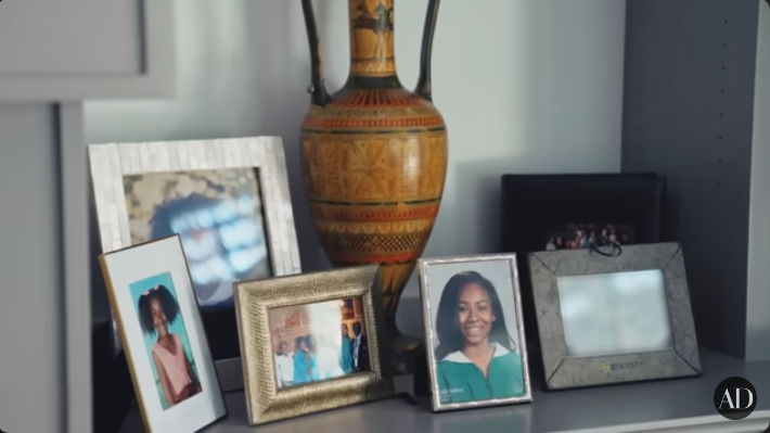 Viola Davis' office in her Los Angeles home, from a video dated January 5, 2023 | Source: youtube.com/ArchitecturalDigest