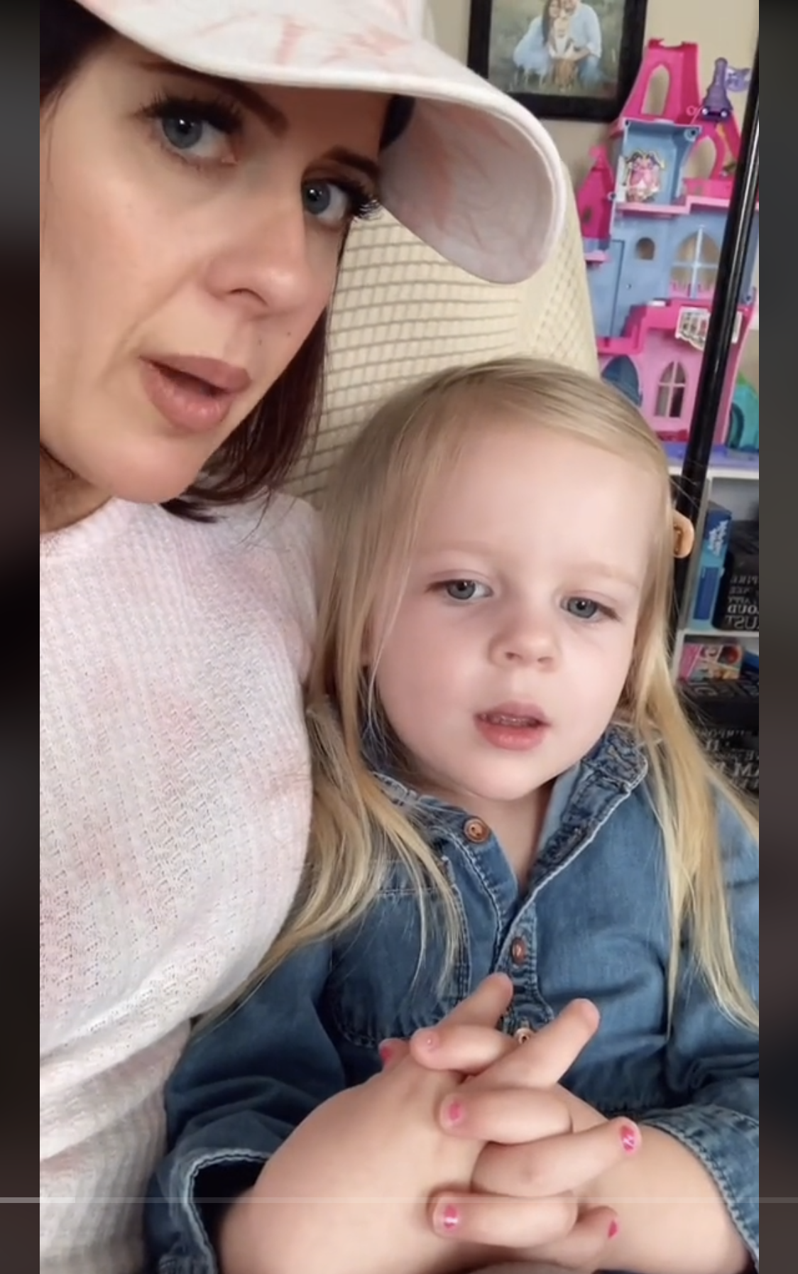 The TikToker mom with her little daughter, as seen in a video dated April 13, 2024 | Source: TikTok/@rachandrosieb