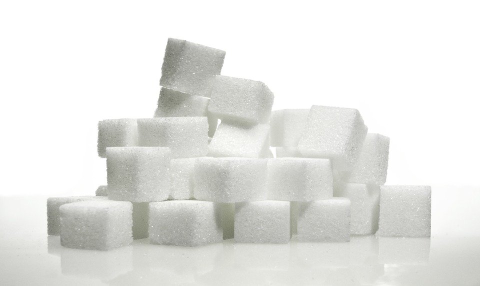 Des morceaux de sucre | Photo : Pixabay