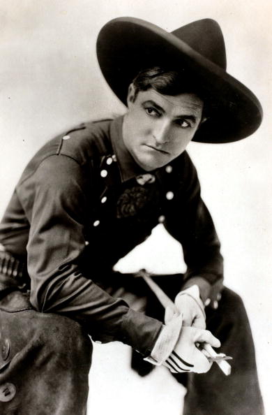 Portrait of American film actor Tom Mix, circa 1930. | Photo: Getty Images