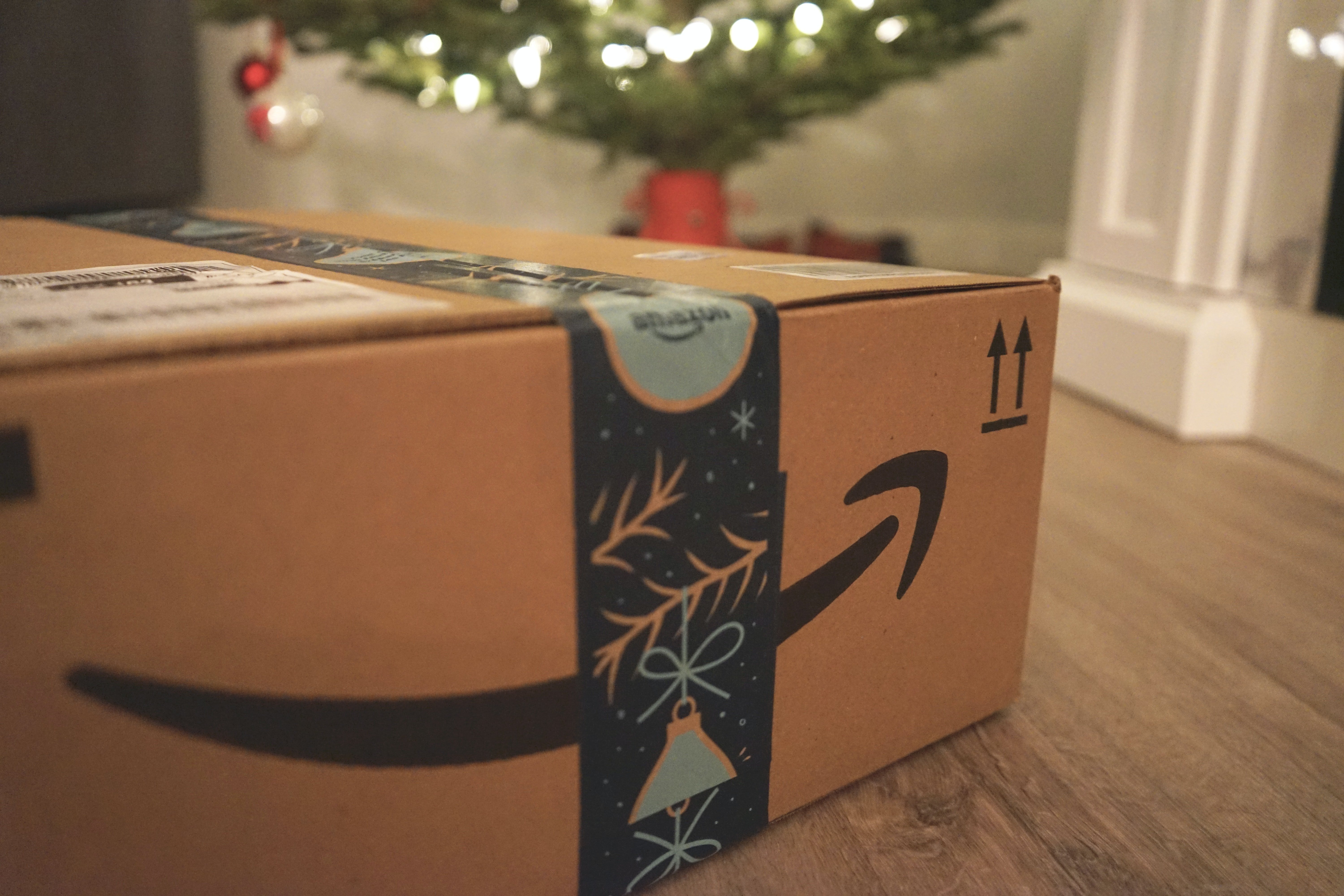 OP gets a parcel from Amazon she hadn't ordered | Photo: Unsplash