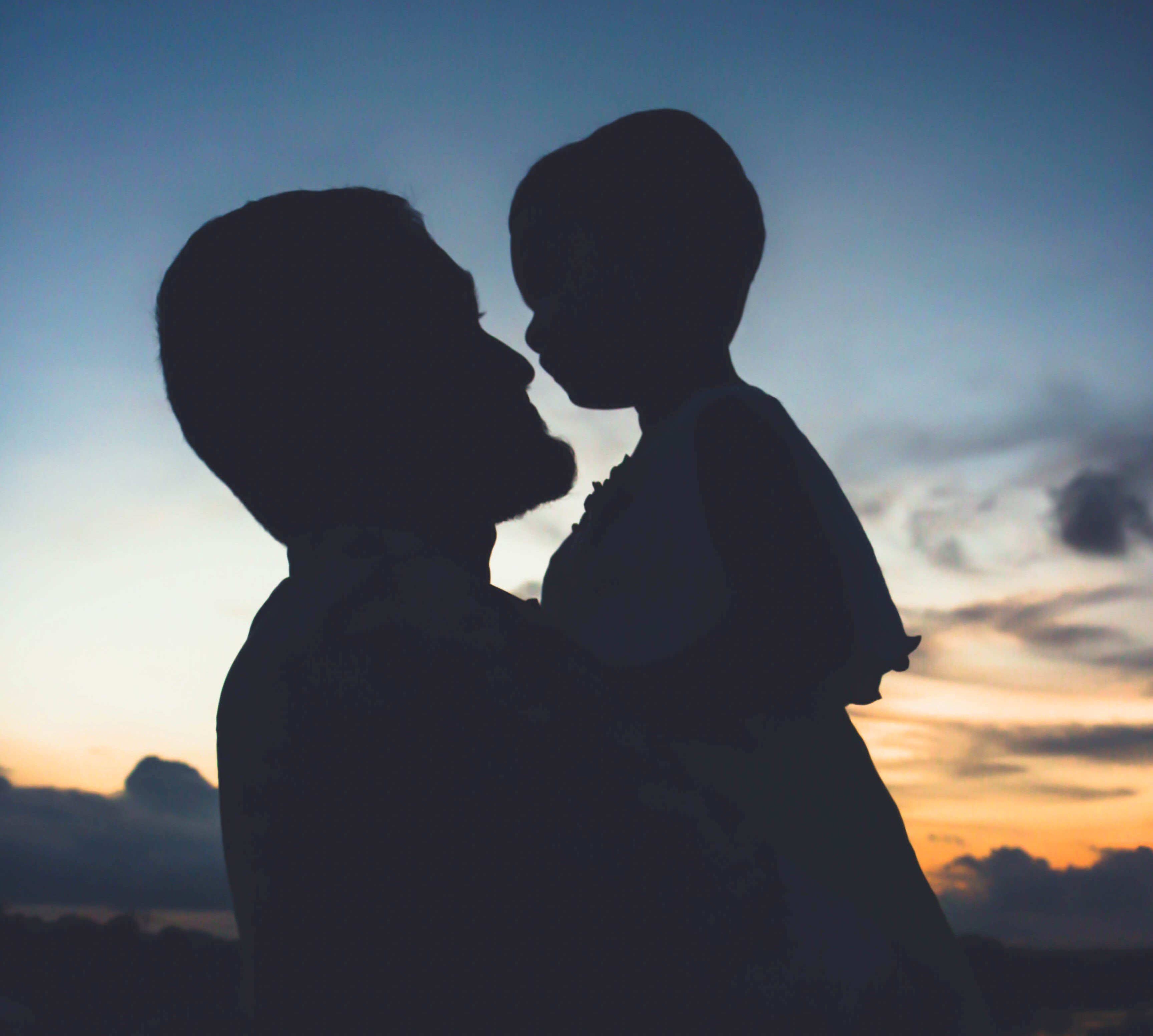 Daniel couldn't believe his big strong daddy would never come home again. | Source: Unsplash