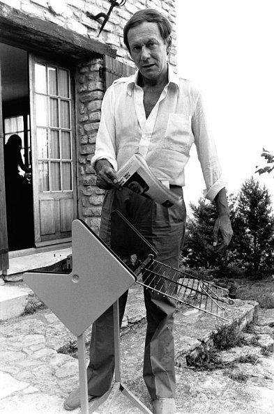 Le réalisateur Maurice Ronet le 31 juillet 1979 à Bonnieux, France. | Photo : Getty Images