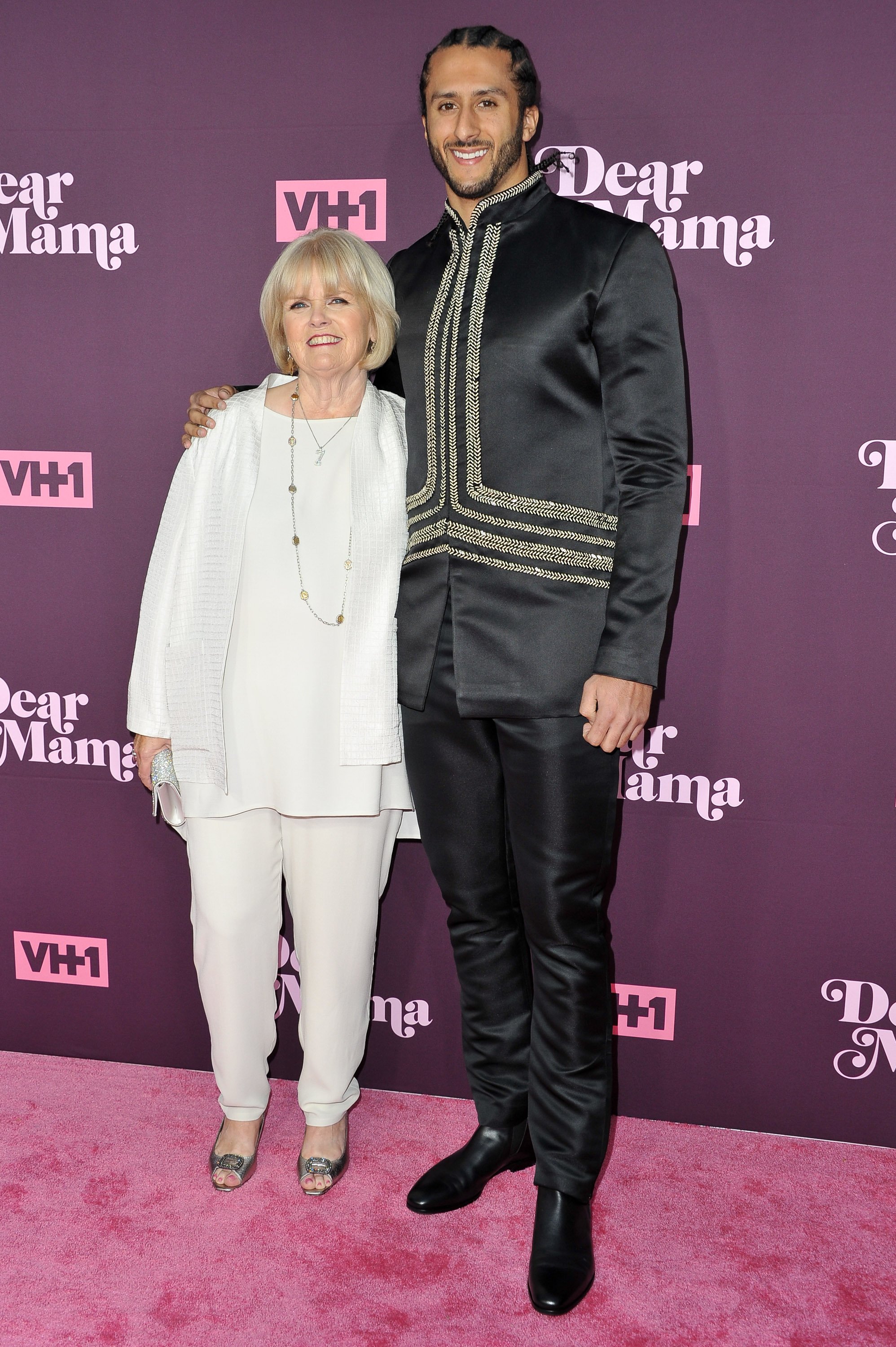 Colin Kaepernick and mom Teresa Kaepernick at VH1's 3rd Annual "Dear Mama: A Love Letter To Moms" in Los Angeles | Source: Getty Images