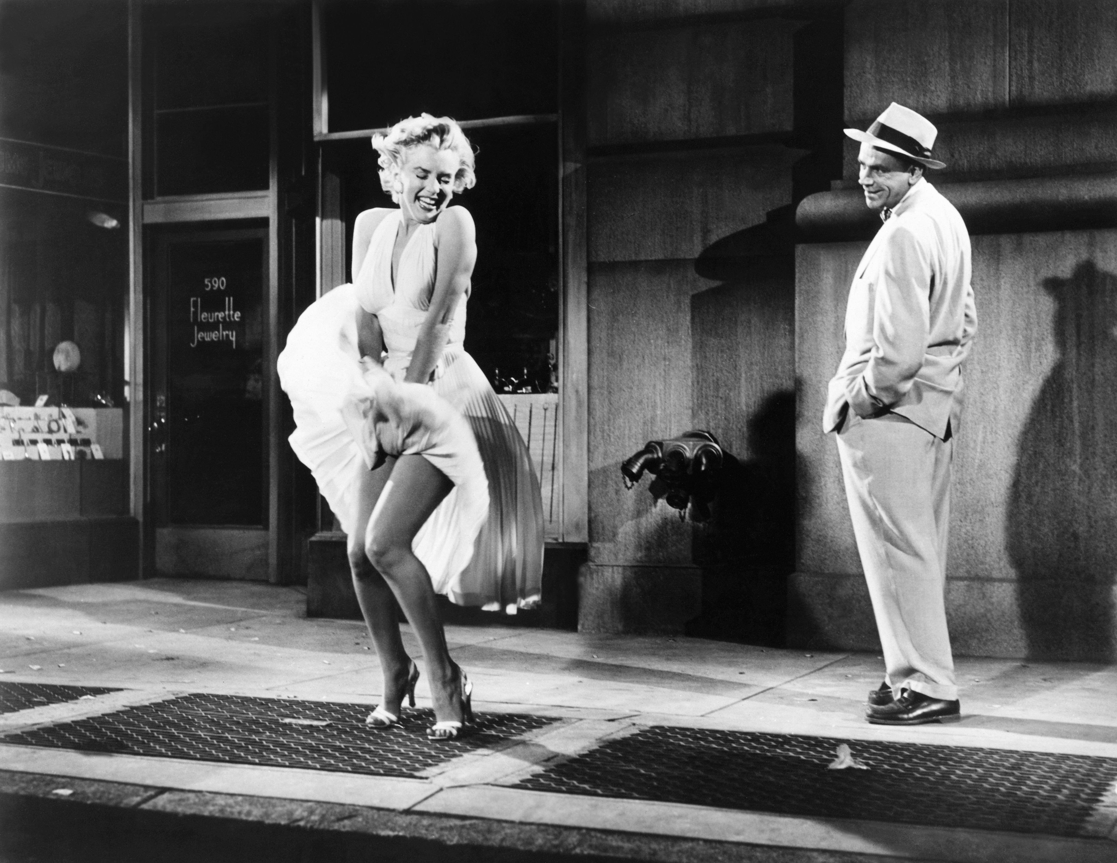 Marilyn Monroe on the set of "The Seven Year Itch" , 1955 | Photo: Getty Images 