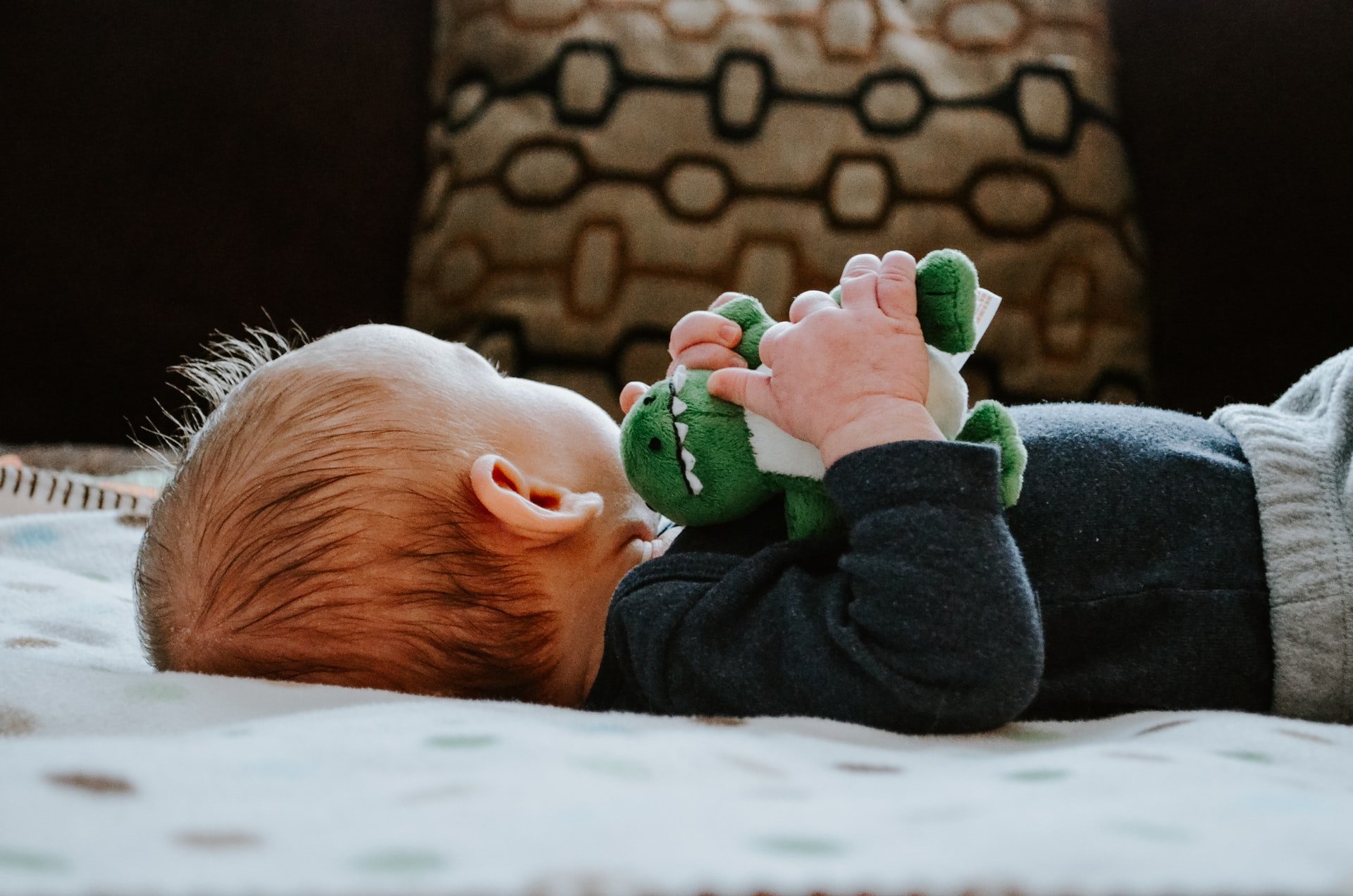 OP's sister moved in with her baby. | Source: Unsplash