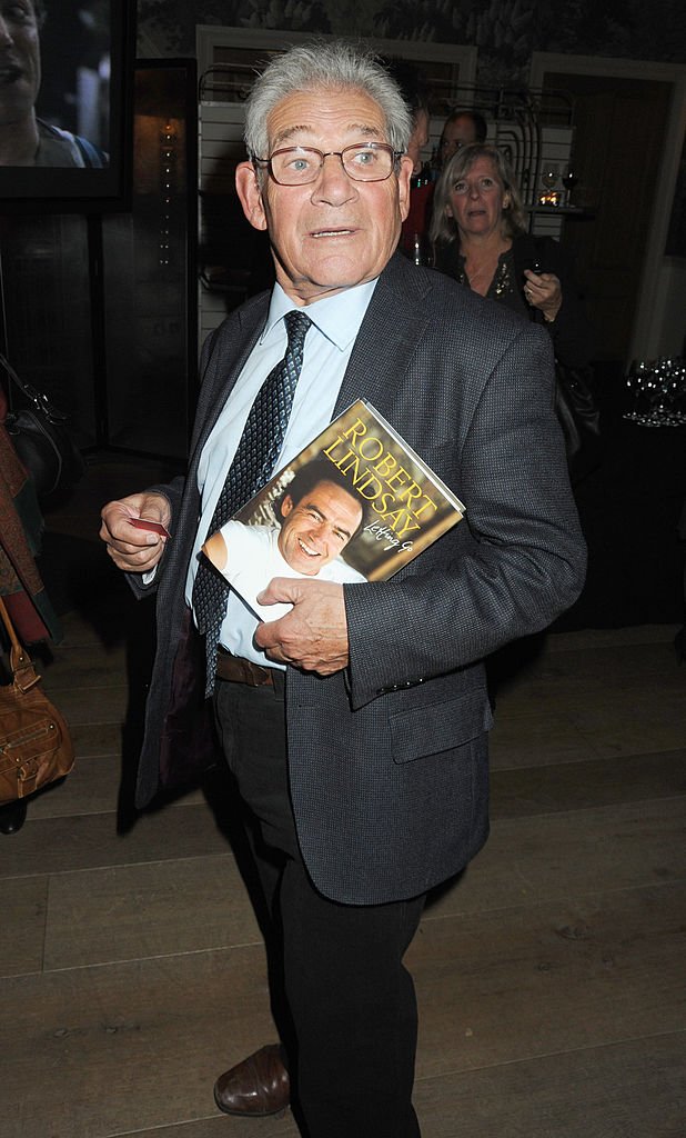 L'acteur Trevor Peacock assiste au lancement du livre de Robert Lindsay "Letting Go" à l'hôtel Haymarket le 28 octobre 2009. | Photo : Getty Images