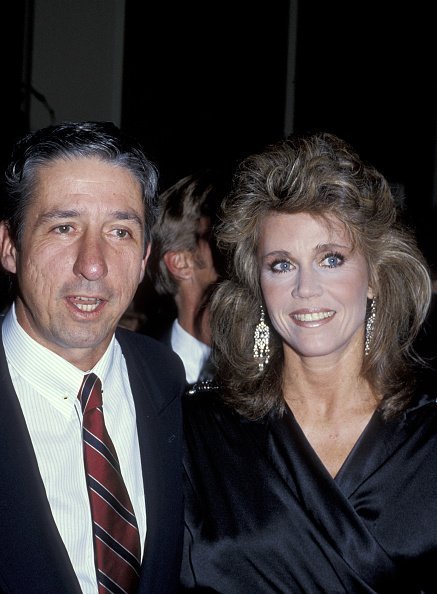 Tom Hayden and Jane Fonda during "A Chorus Line" Los Angeles Screening - December 10, 1985 | Photo: Getty Images