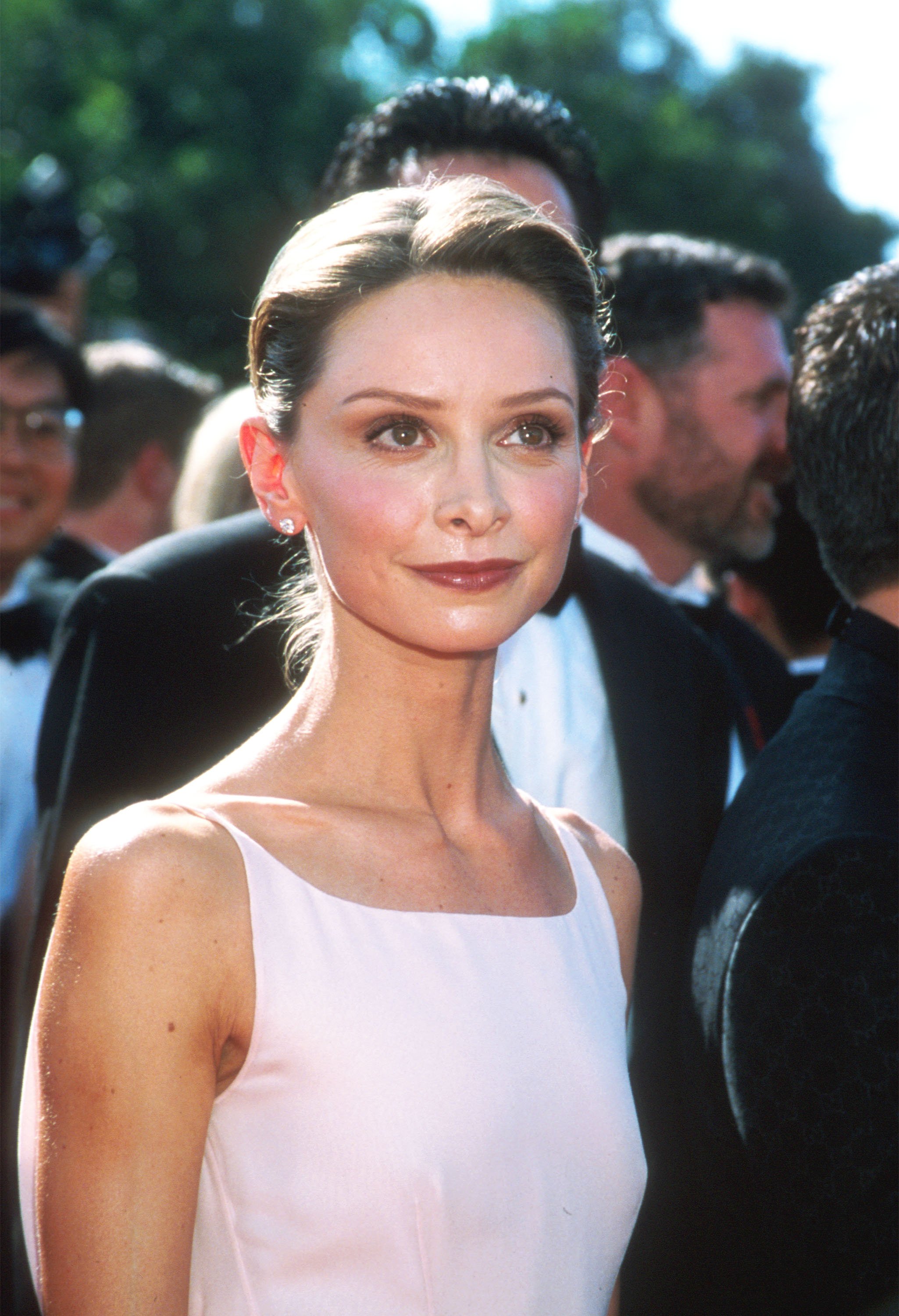 Calista Flockhart is pictured as she arrives at the 1998 Emmy Awards in Los Angeles, CA on September 13, 1998 | Source: Getty Images