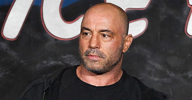 Comedian Joe Rogan performing at The Ice House Comedy Club in Pasadena, California | Photo: Michael S. Schwartz/Getty Images