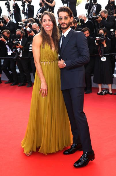 L'acteur Pierre Niney et Natasha Andrews au Festival de Cannes 2021 | Photo : Getty Images