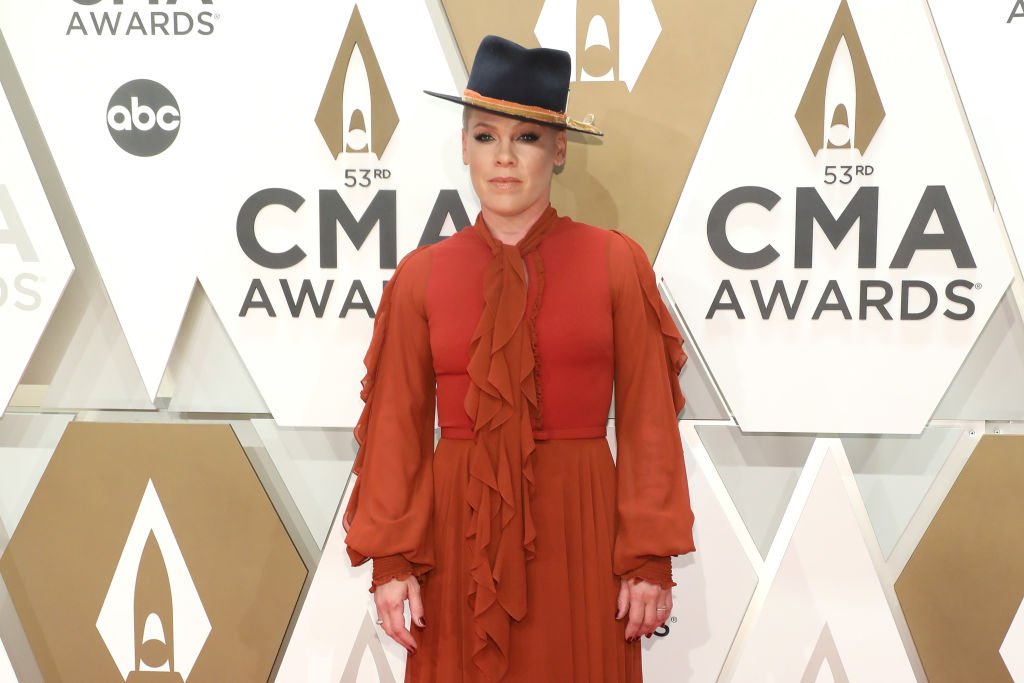 P!nk at the 53nd annual CMA Awards at Bridgestone Arena on November 13, 2019 | Photo: Getty Images