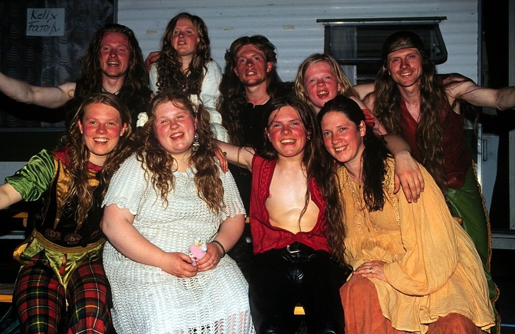 Joey, Barbie, John, Angelo, Jimmy, Patricia, Maite, Paddy, Kathy Kelly, Musikgruppe "Kelly; Familie" (Foto von Peter Bischoff) I Souce: Getty Images
