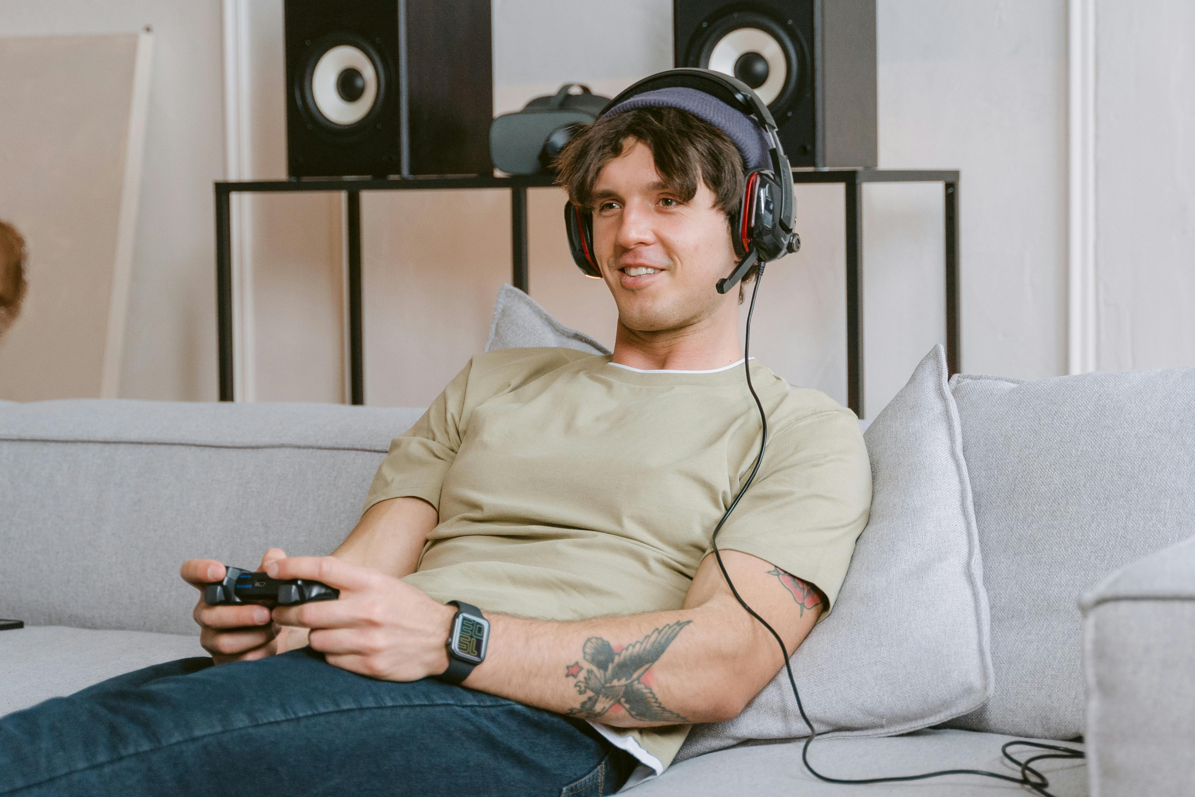 Man playing online video games | Source: Pexels
