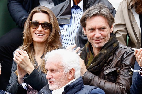 Anne Claire Coudray et son compagnon Nicolas assistent à la Journée Portes Ouvertes du tennis français | Photo : Getty Images