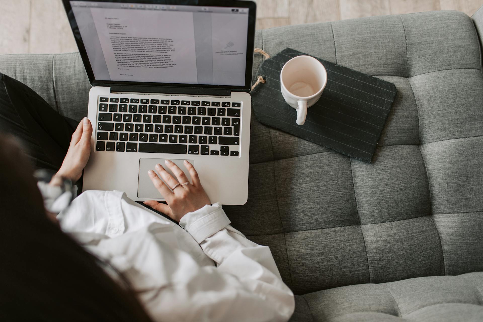 A woman using a laptop | Source: Pexels