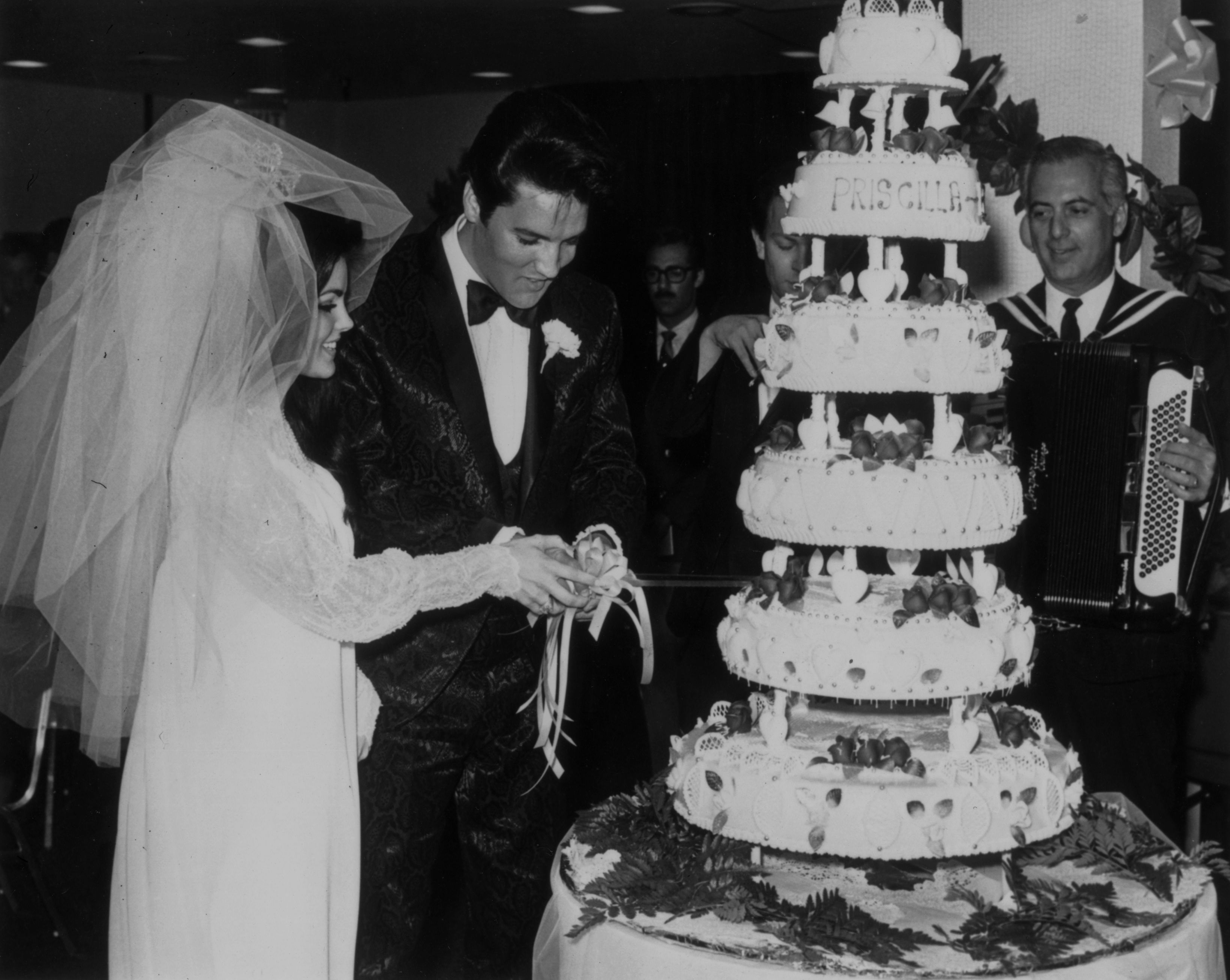 Priscilla and Elvis on their wedding day. I Image: Getty Images.