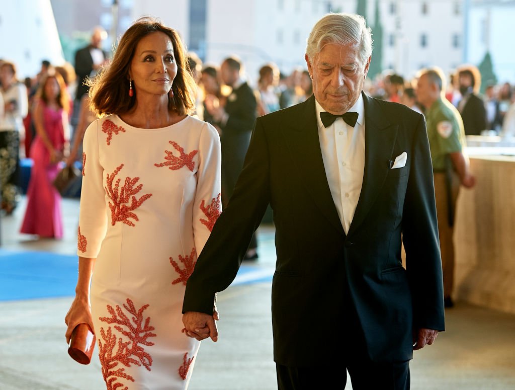 Mario Vargas Llosa e Isabel Preysler asisten a los Premios Telva el 3 de julio de 2018 en Valencia, España. | Foto: Getty Images