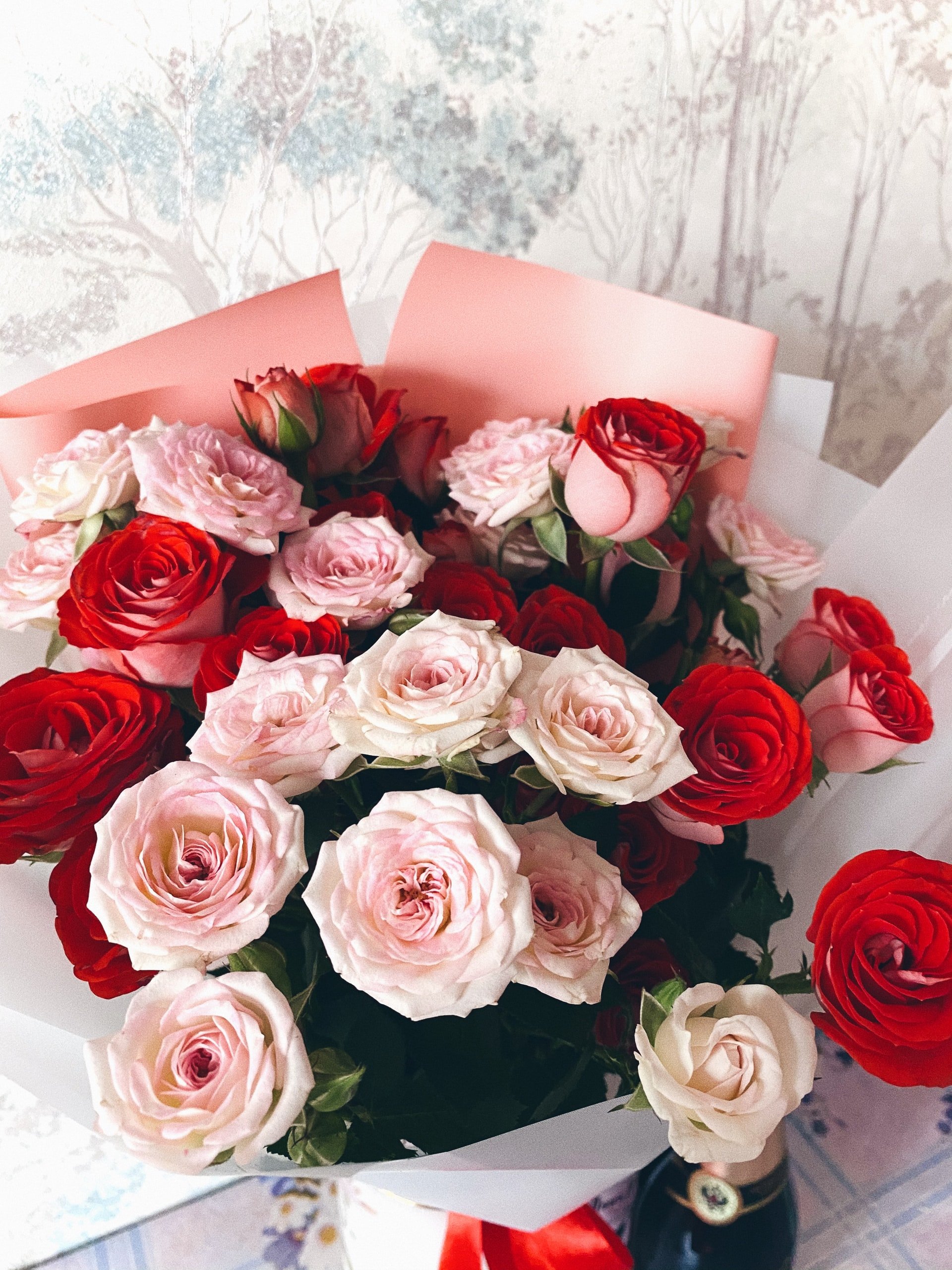 Bouquet of roses | Source: Unsplash