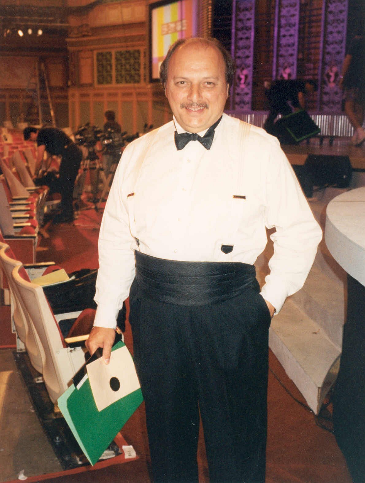 Dennis Franz at an Emmy Awards rehearsal, circa. 1994 | Source: Wikimedia Commons