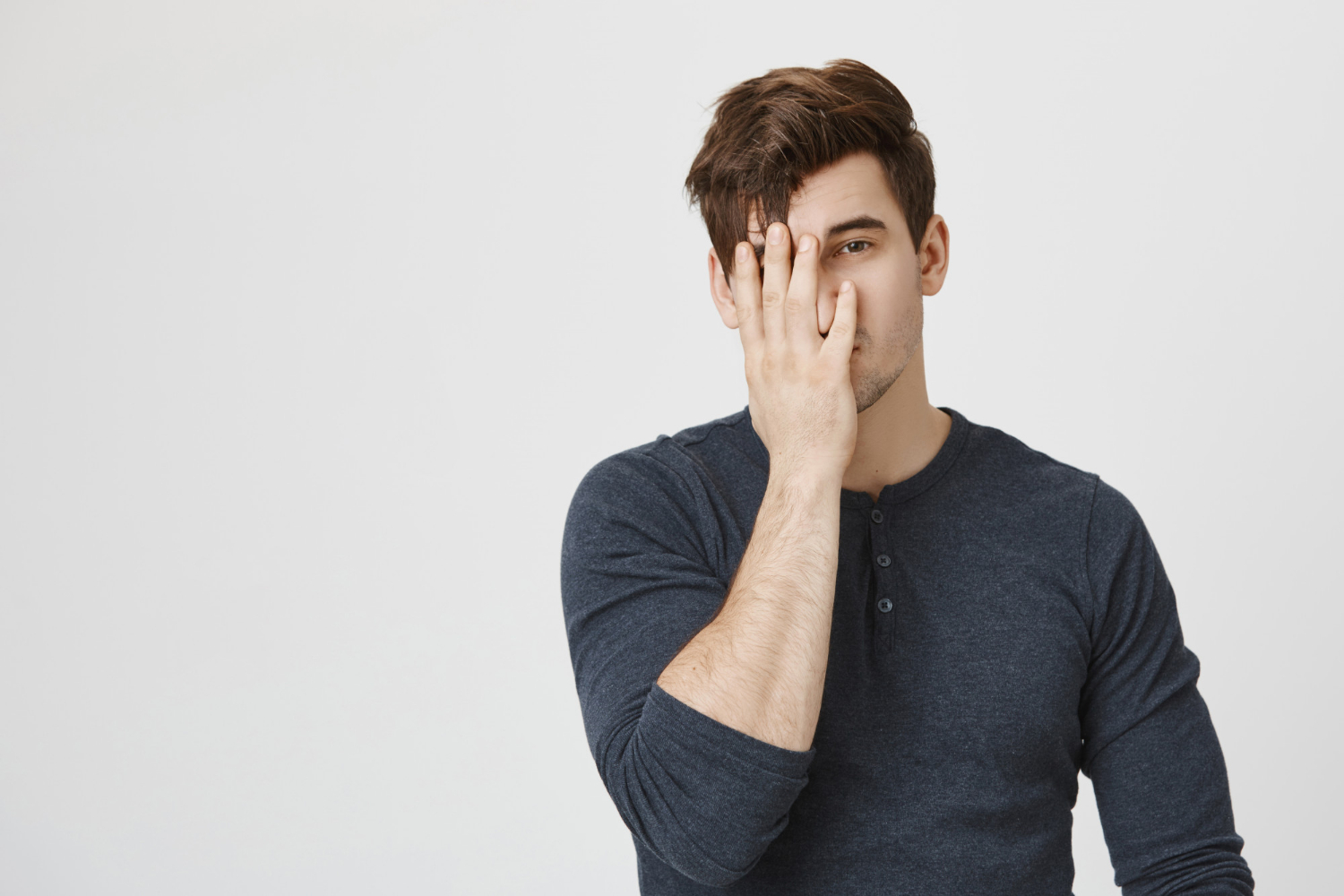 An anxious man | Source: Freepik
