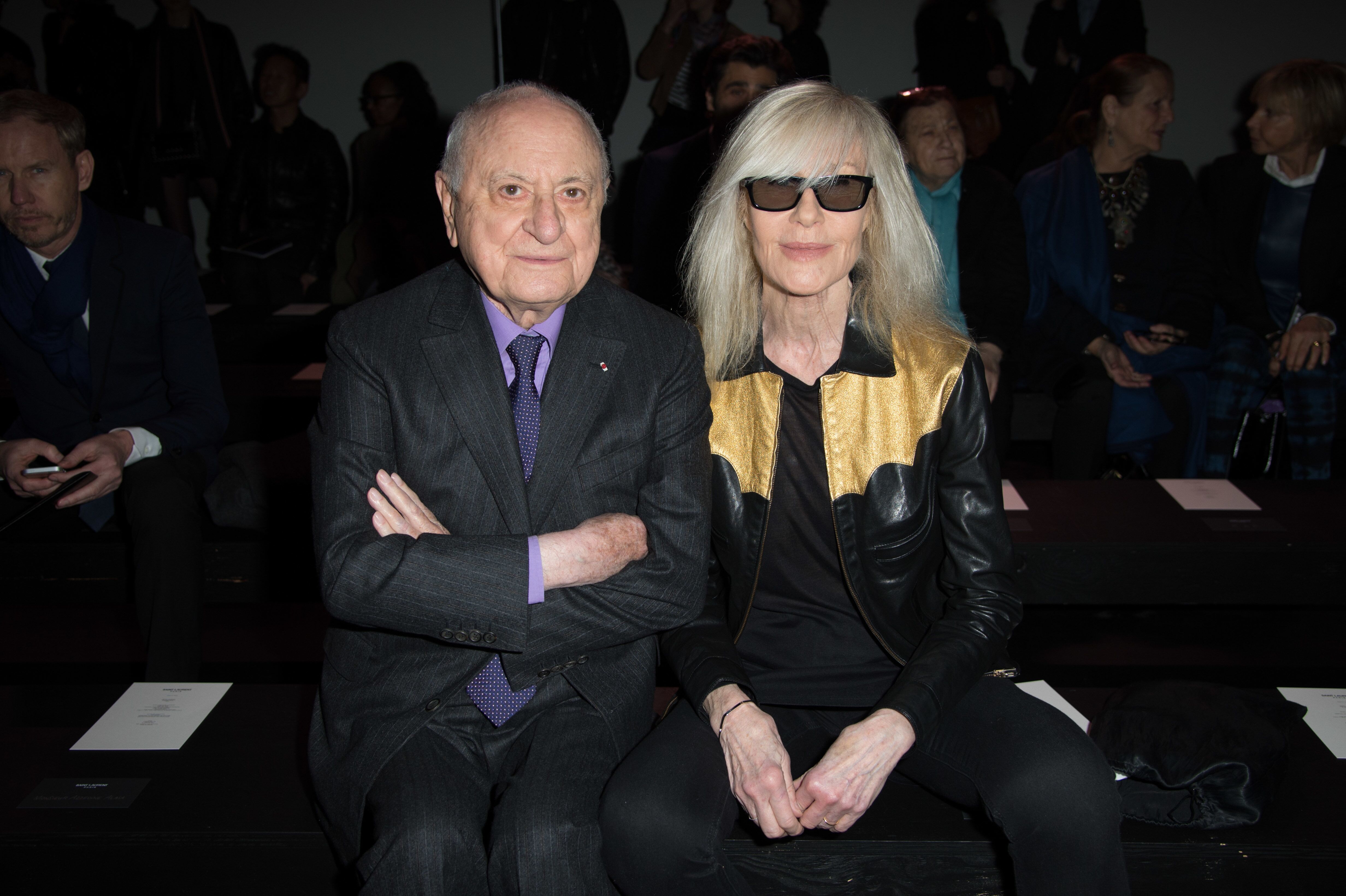 Pierre Berge et Betty Catroux assistent au défilé Saint Laurent dans le cadre de la Fashion Week de Paris Automne / Hiver 2015/2016 le 9 mars 2015 à Paris, France. | Photo : Getty Images Pierre Berge et Betty Catroux assistent au défilé Saint Laurent dans le cadre de la Fashion Week de Paris Automne / Hiver 2015/2016 le 9 mars 2015 à Paris, France. | Photo : Getty Images