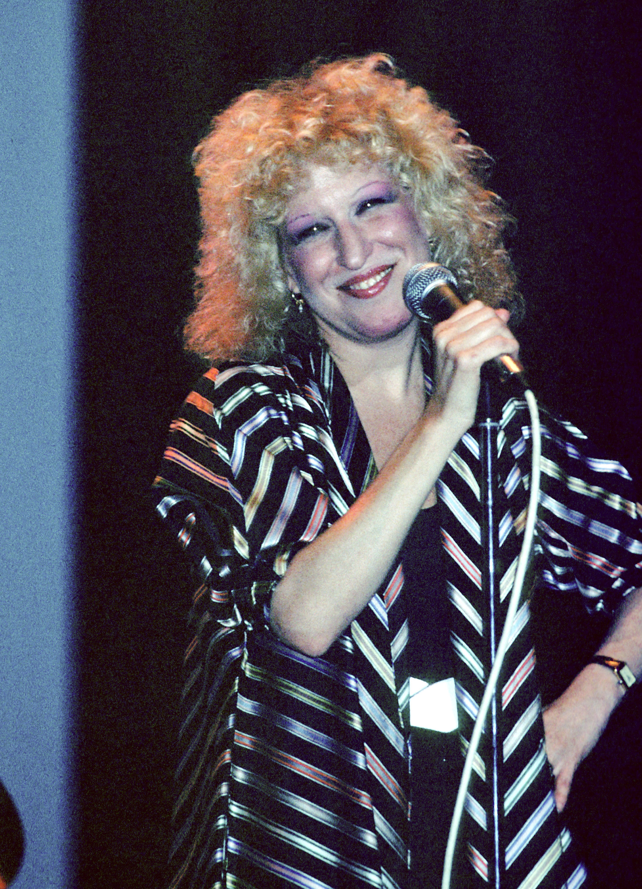 Bette Midler during "The Day of the Child" benefit for the children of Cambodia on June 1, 1980 in New York City | Source: Getty Images