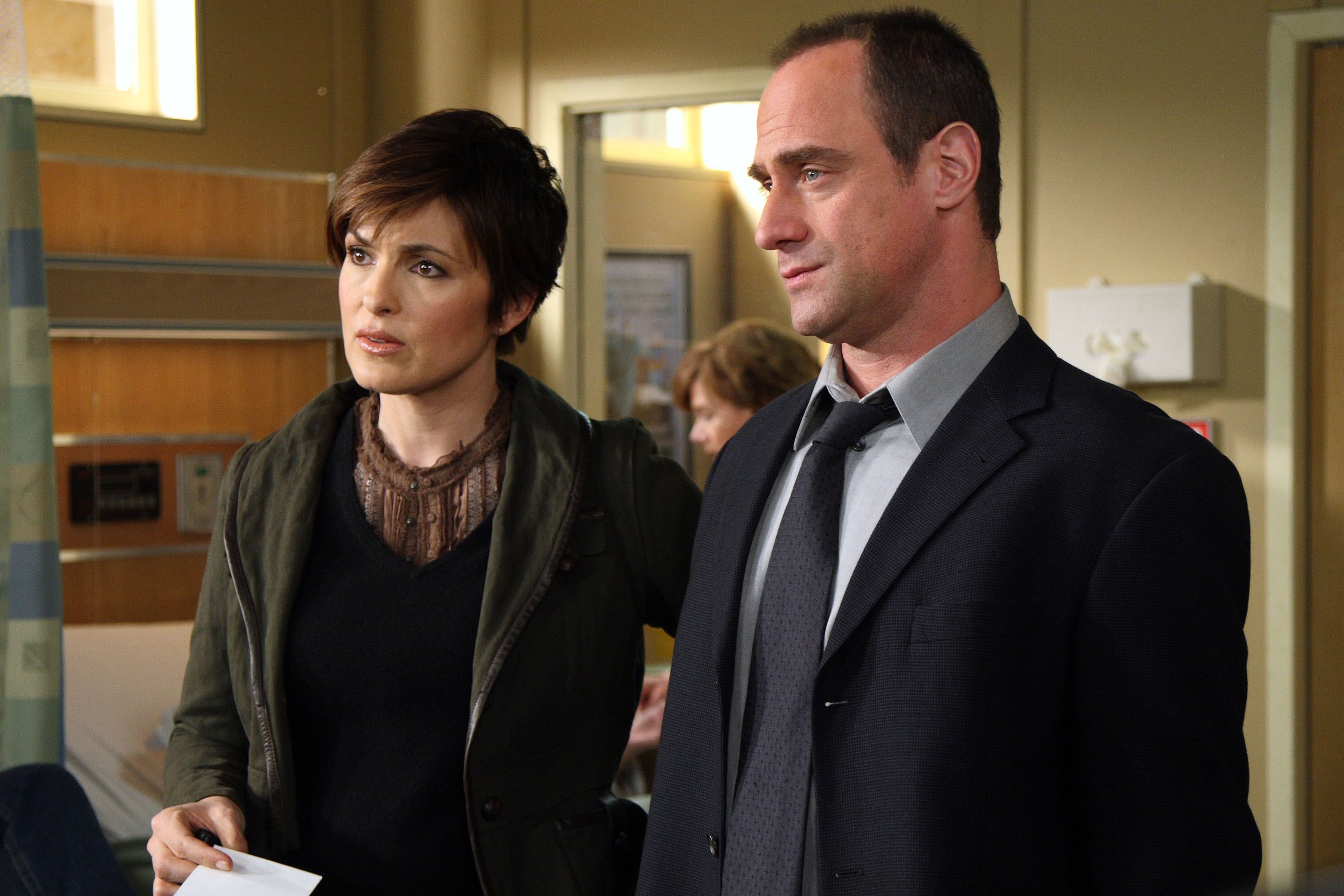 Mariska Hargitay as Detective Olivia Benson, Christopher Meloni as Detective Elliot Stabler on "Law & Order: SVU" May 07, 2007 | Photo: Getty Images