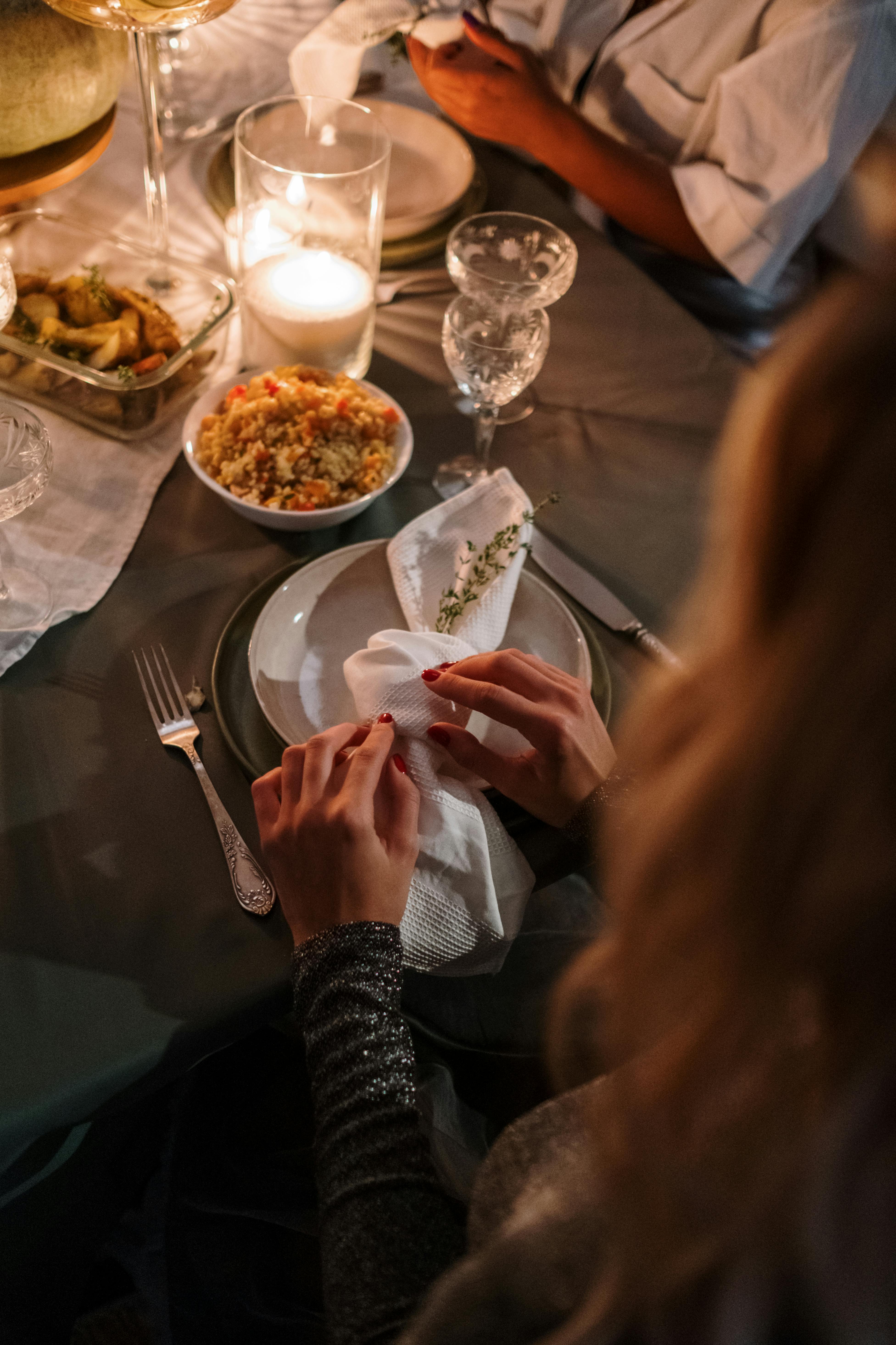 Natalies sits for a quiet dinner with Susan and George | Source: Pexels
