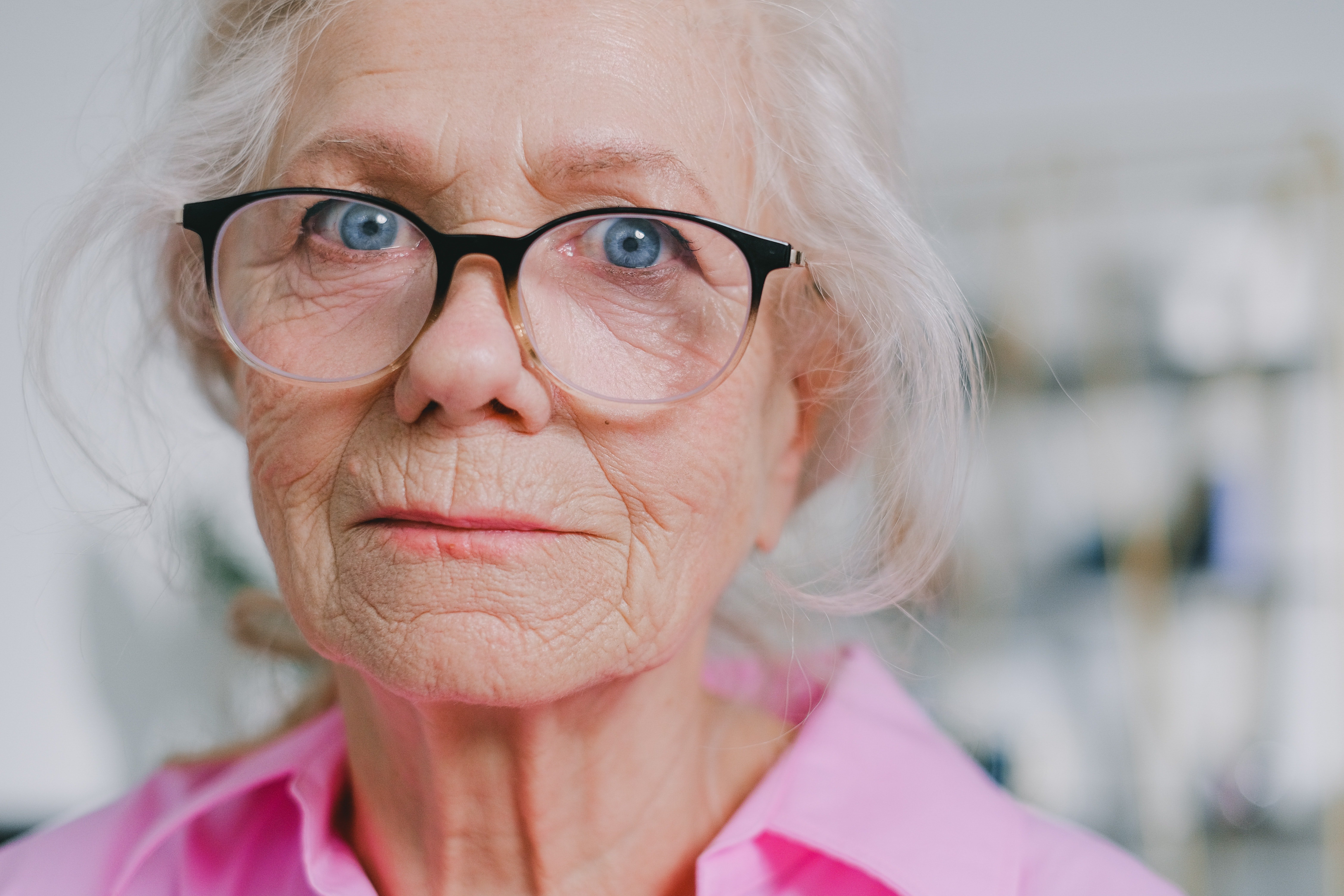 An old nurse told Daisy and Morgan the truth about their past. | Source: Pexels