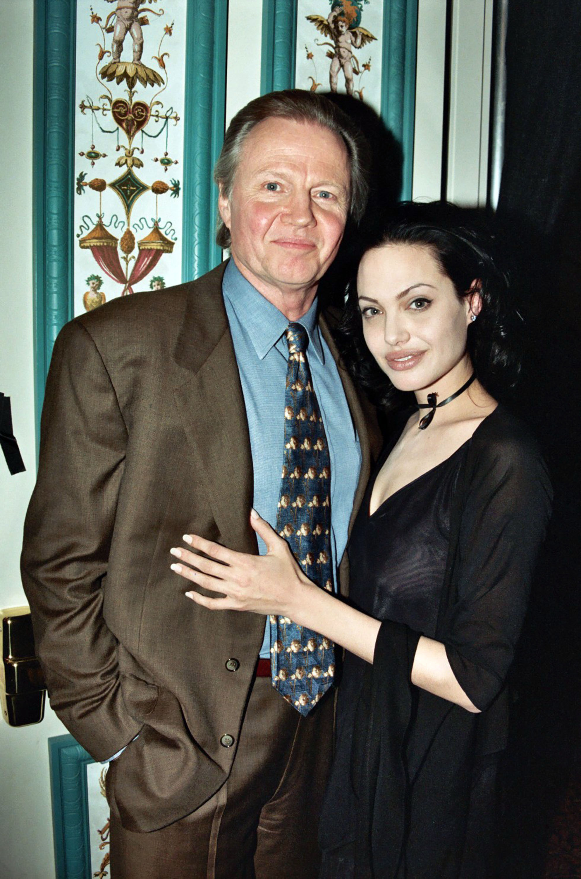 Jon Voight and Angelina Jolie during 2000 NATO/Showest Convention at Paris Hotel in Las Vegas, Nevada. | Source: Getty Images