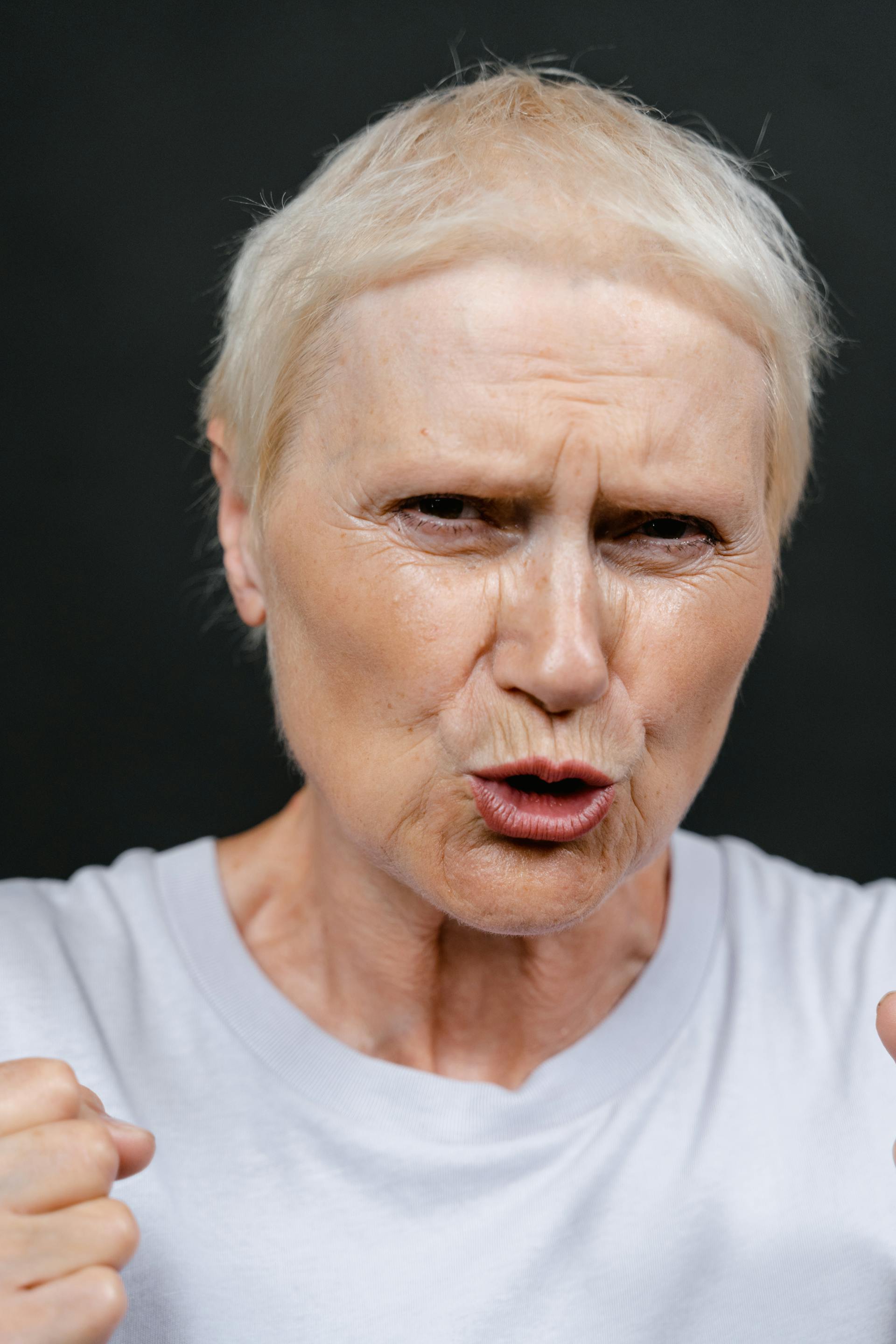 A close-up photo of an angry senior woman | Source: Pexels