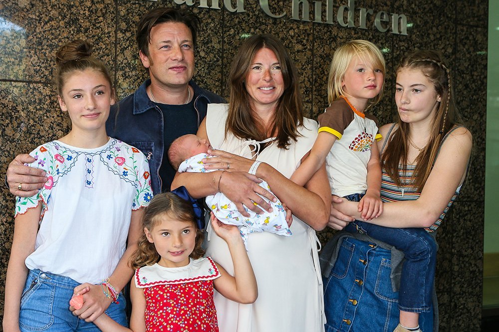 Jamie and Jools Oliver and their five children, Poppy, Daisy, Petal, Buddy, and River in 2016. I Image: Getty Images.