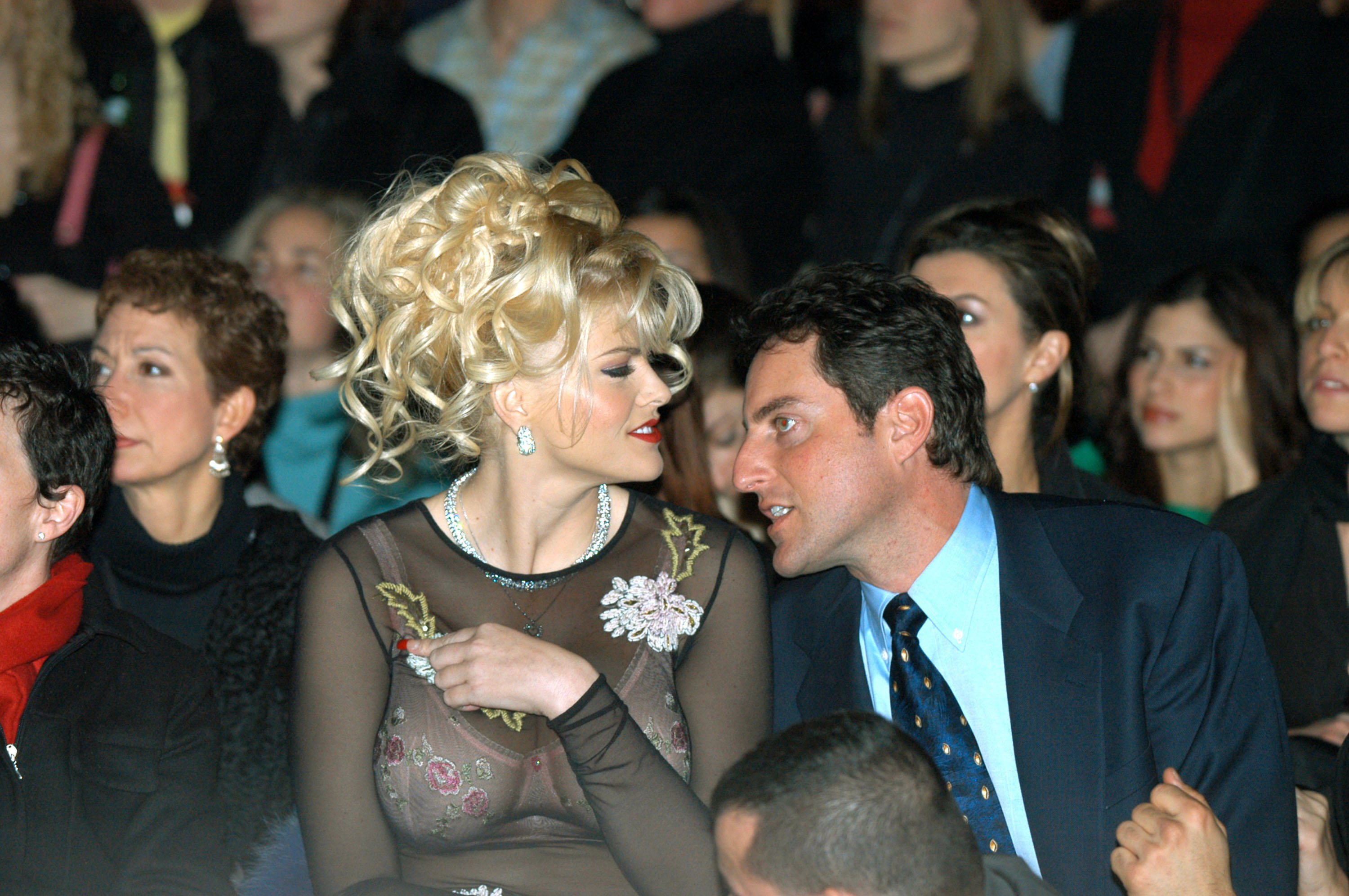 Anna Nicole Smith and Howard K. Stern at the Olympus Fashion Week Fall 2004 in New York City | Photo: GettyImages