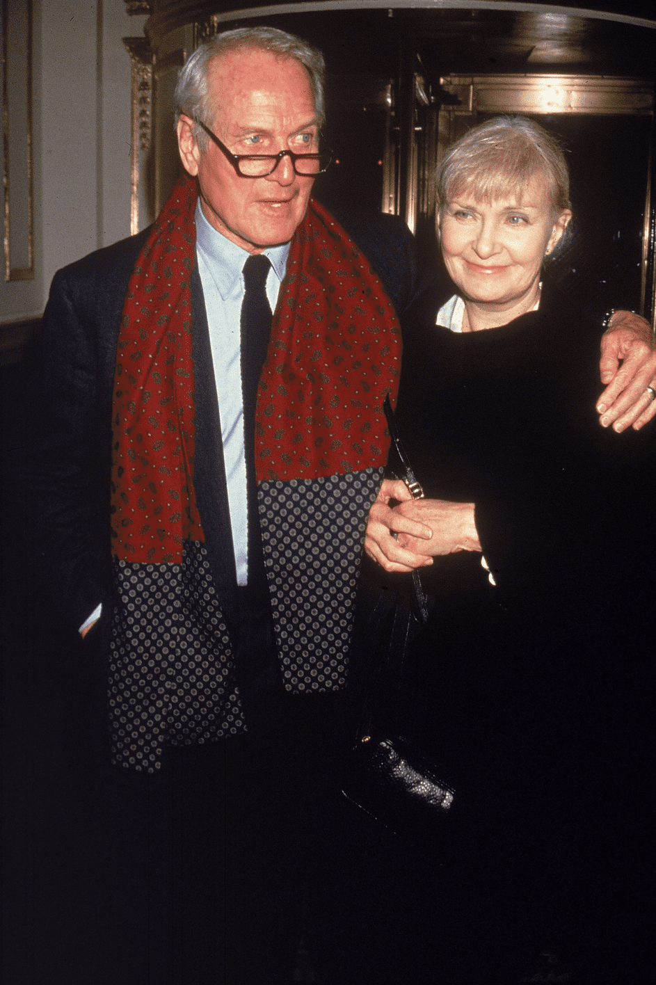 Paul Newman und Joanne Woodward bei der Premiere von "Nobody's Fool", 1994. | Quelle: Getty Images