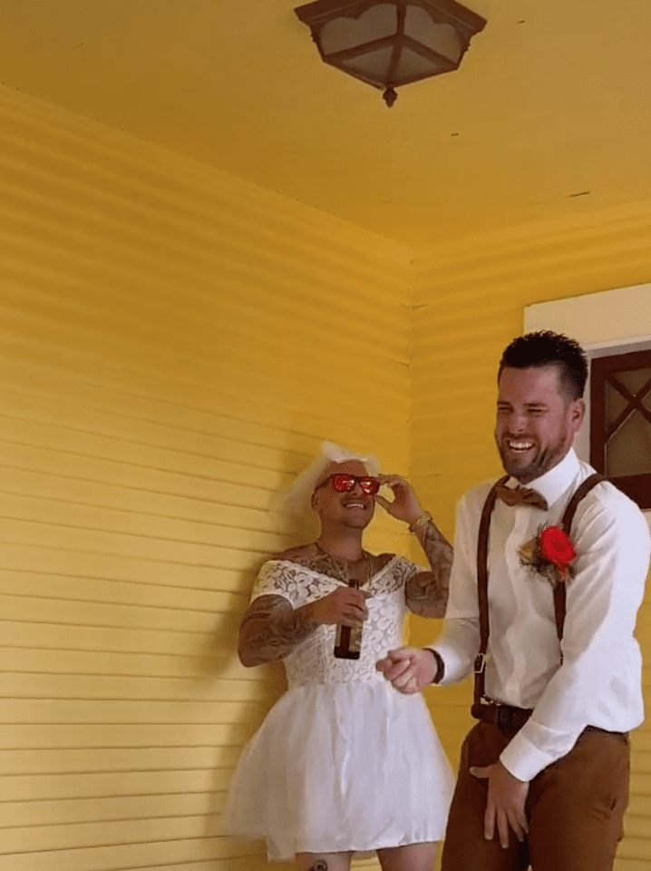 Groom laughs uncontrollably after he is pranked by his groomsman and the bride | Photo: TikTok/j_fama