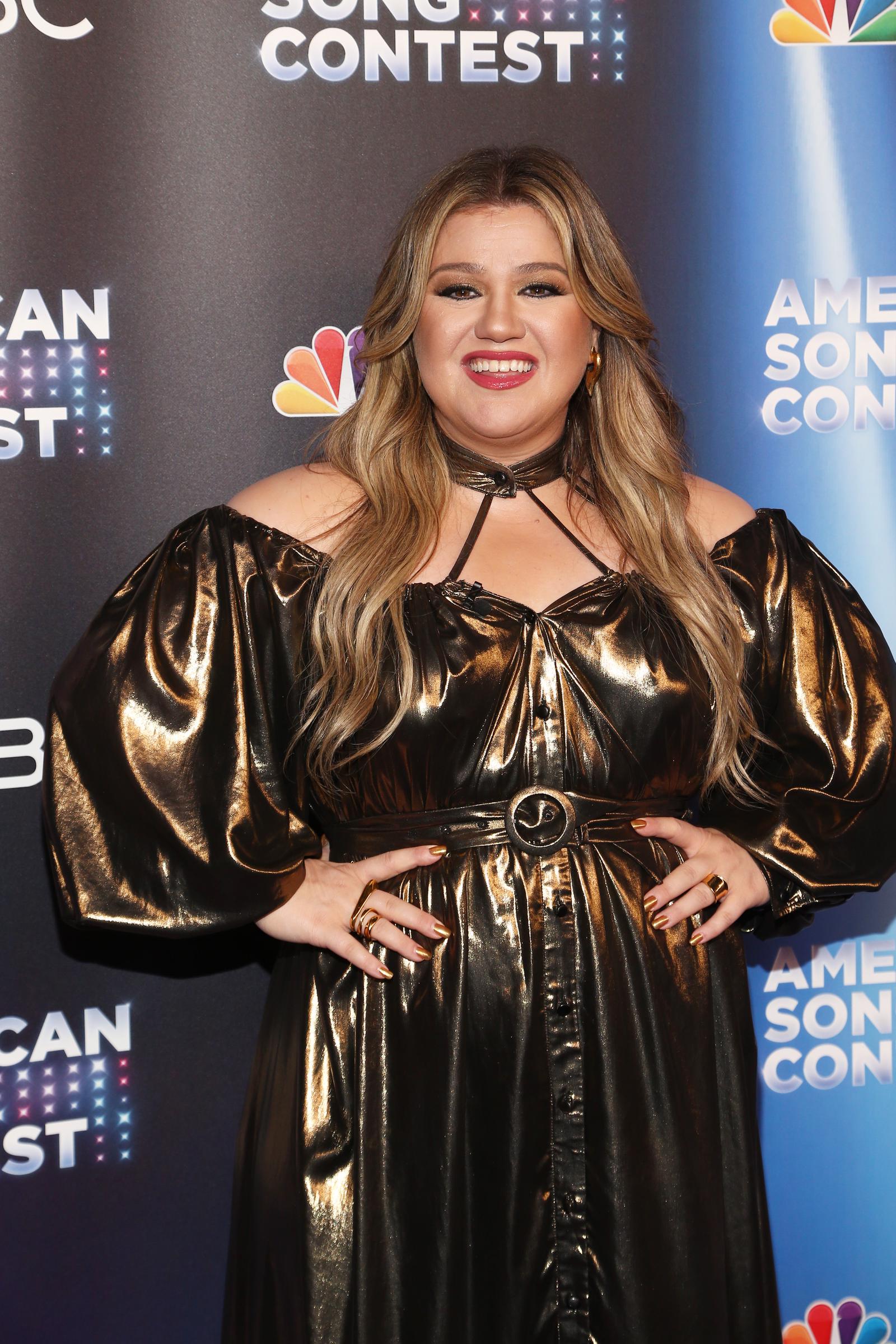 Kelly Clarkson attends the NBC's "American Song Contest" Week 4 Red Carpet in Universal City, California, on April 11, 2022. | Source: Getty Images