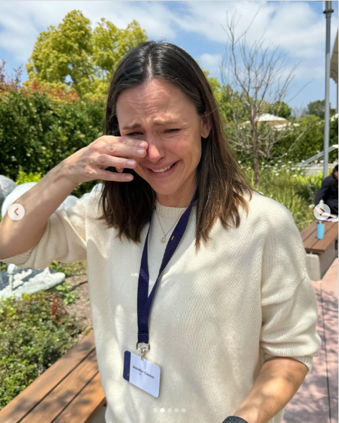 Jennifer Garner wiping tears away from her eyes. | Source: Instagram/jennifer.garner