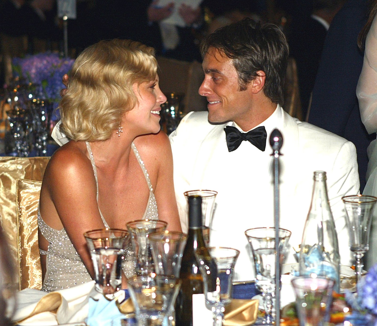 Charlize Theron and Stuart Townsend at the 76th Annual Academy Awards Governors Ball on February 29, 2004, in Los Angeles, California. | Source: Getty Images