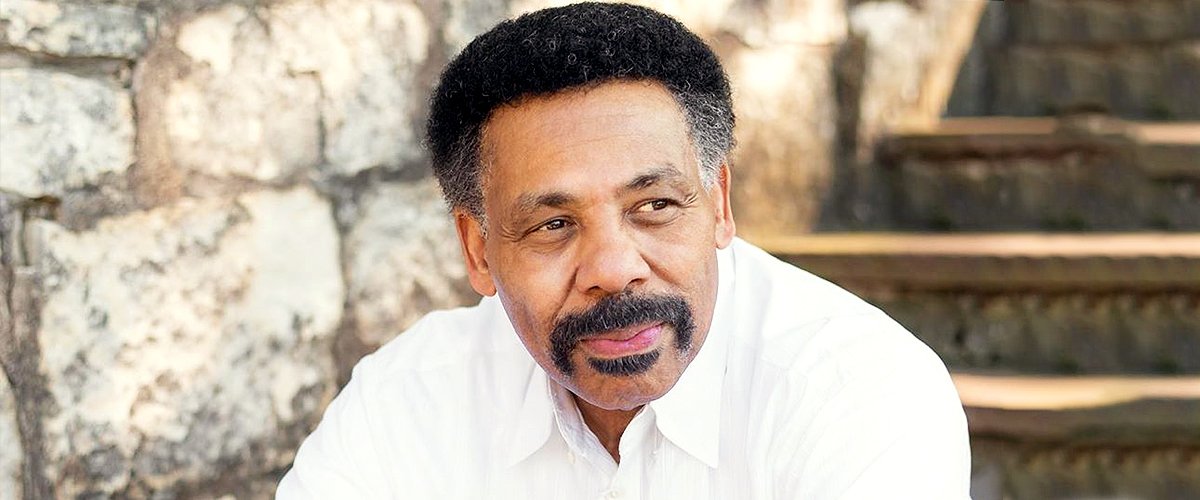 Tony Evans, the renowned preacher and the senior pastor of the Oak Cliff Bible Fellowship in Dallas. | Photo:  instagram.com/drtonyevans