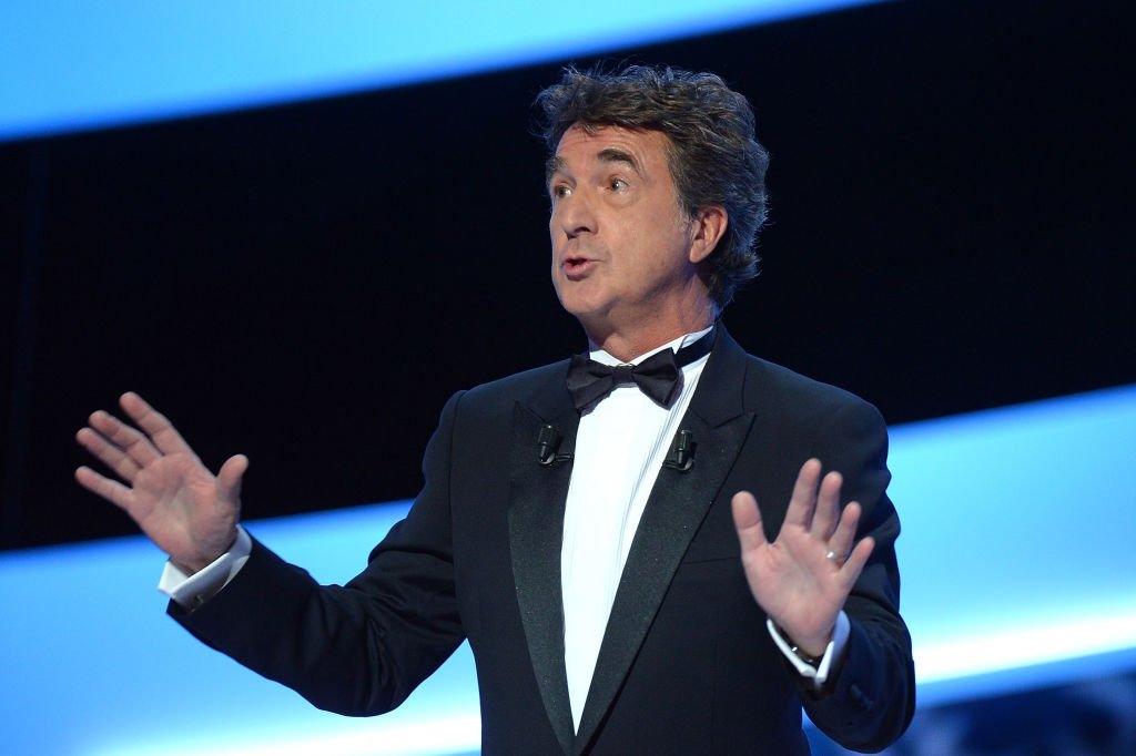 François Cluzet parle sur scène lors de la 39e César Film Awards 2014 au Théâtre du Châtelet le 28 février 2014 à Paris. | Photo : Getty Images