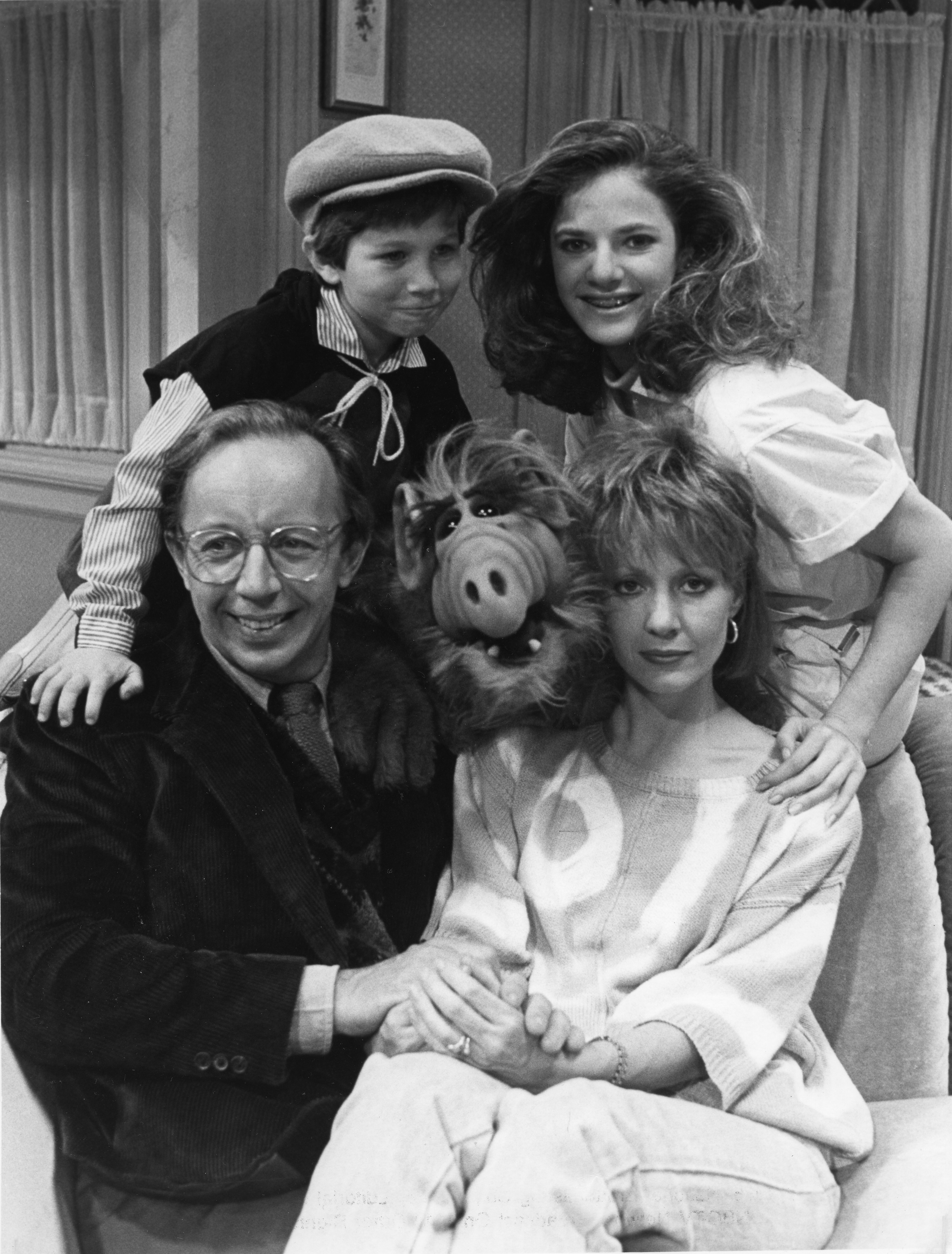 Max Wright, Benji Gregory, Andrea Elson, and Anne Shedeen with ALF aka Alien Life Form in still from the TV show "ALF" on May 23, 1986 in Los Angeles, California | Source: Getty Images