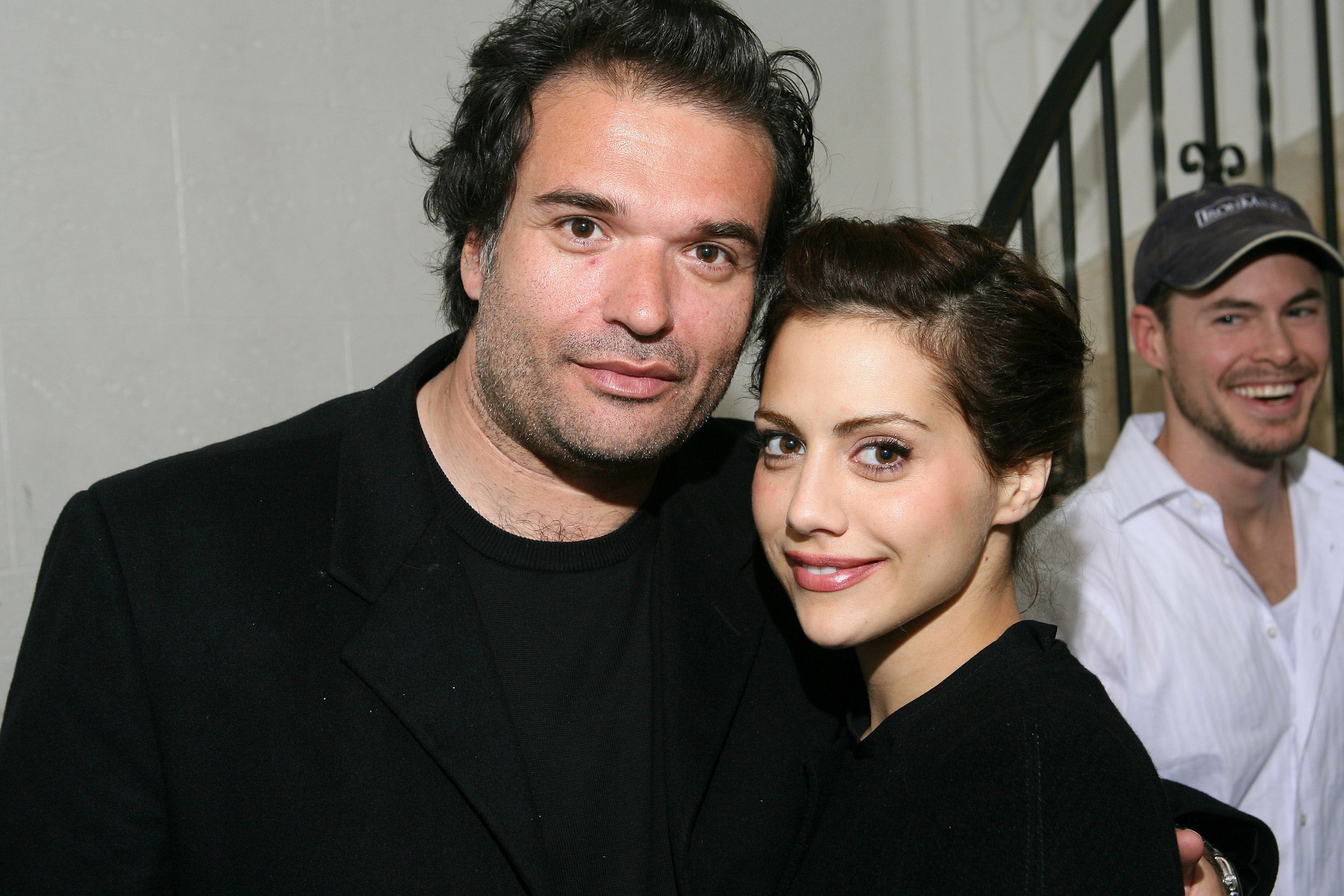Actress Brittany Murphy posing with husband Simon Monjack | Photo: Michael Bezjian/WireImage via Getty Images