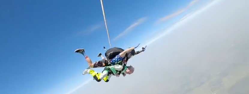 Photo of  103 year old, Al Blaschke skydiving | Photo: Youtube / ABC News