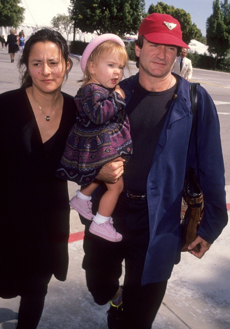 Actor Robin Williams, wife Marsha and daughter Zelda at the "Teenage Mutant Ninja Turtles II: The Secret of the Ooze" Universal City Premiere on March 17, 1991 at Cineplex Odeon Universal City Cinemas in Universal City, California. | Source: Getty Images