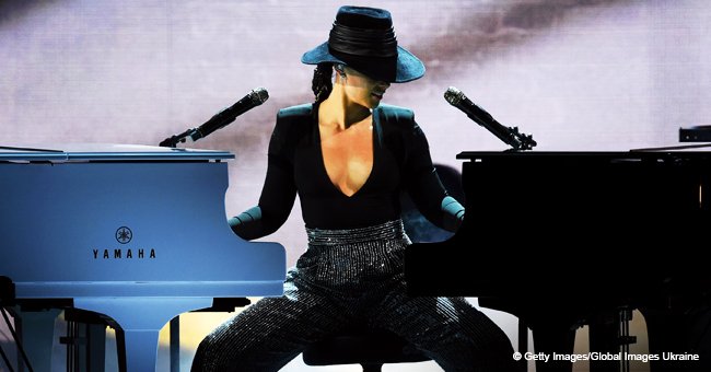 Alicia Keys was the 'perfect' Grammys host and even showed off by playing 2 pianos at once