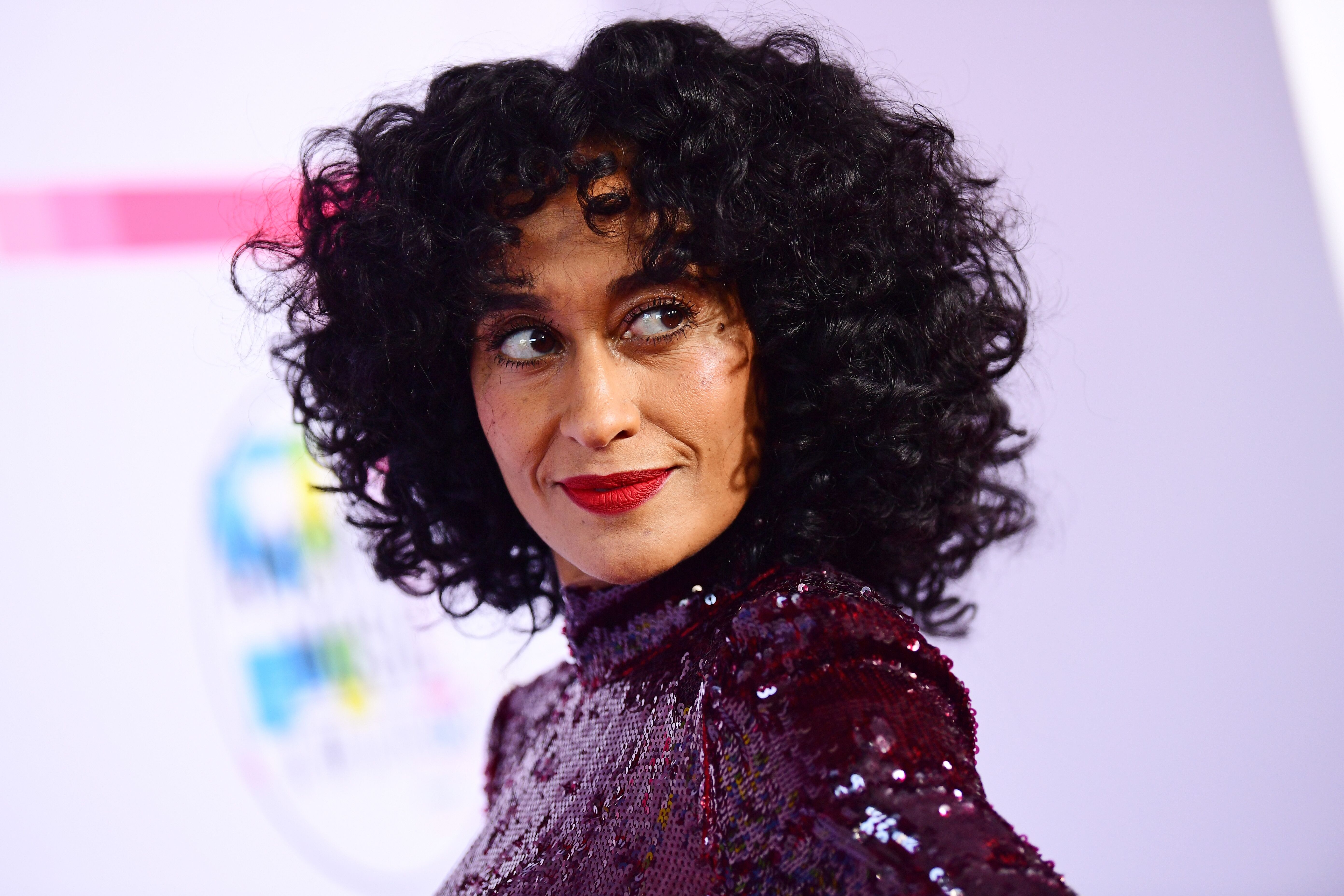 Tracee Ellis Ross attends the 2017 American Music Awards at Microsoft Theater on November 19, 2017 | Photo: Getty Images